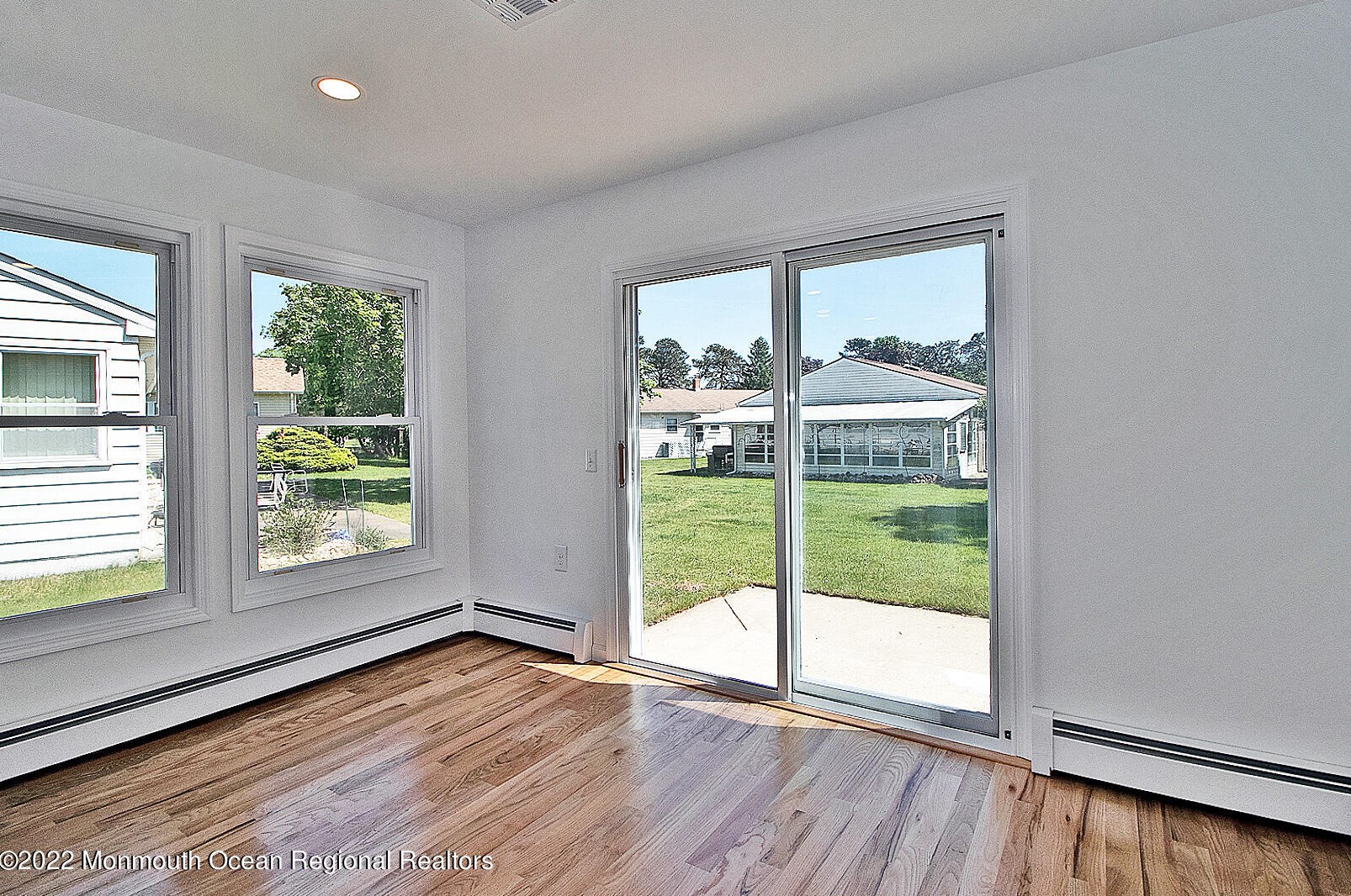 11 Lismore Dr, Toms River NJ  08757-5947 exterior