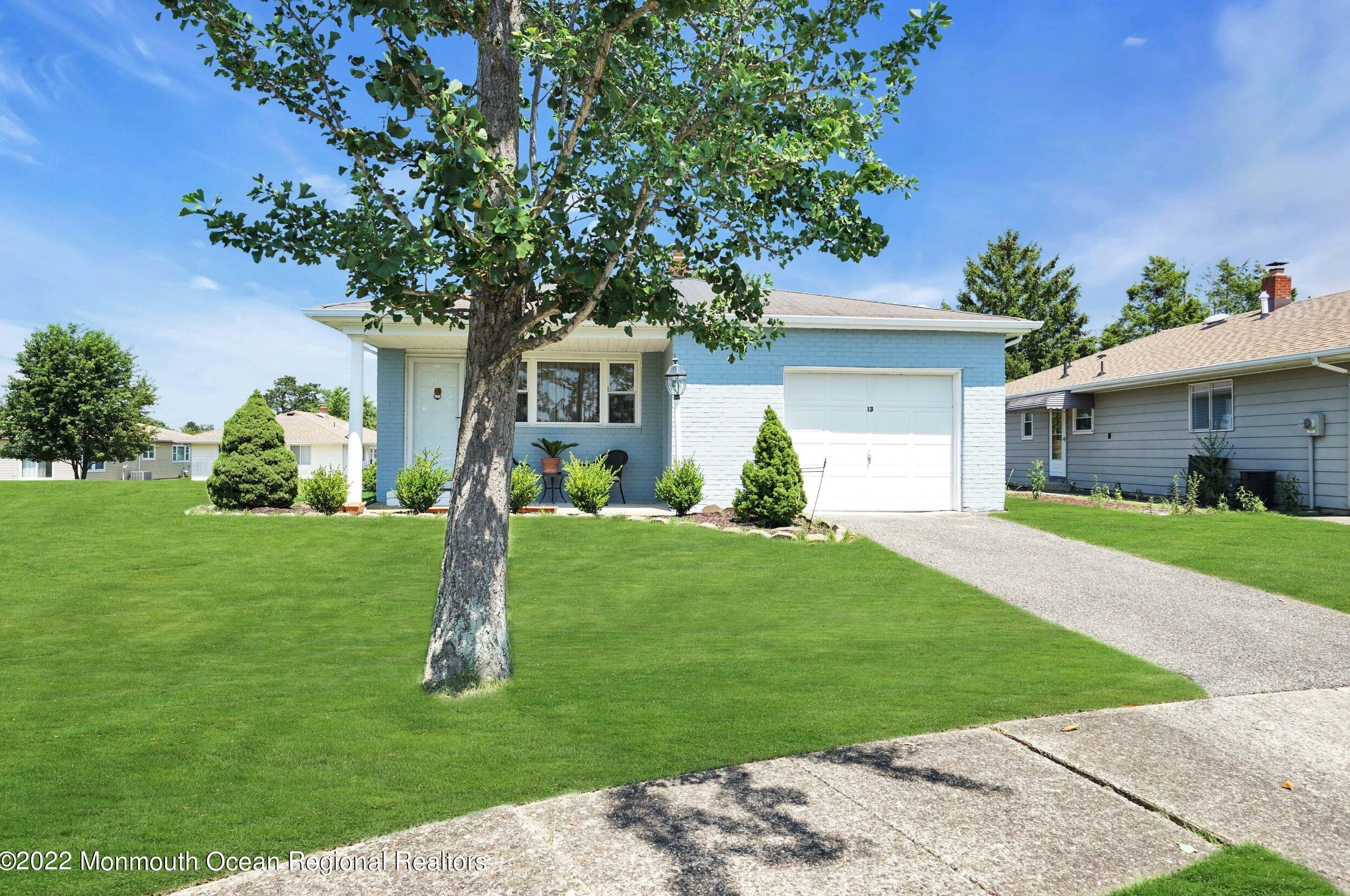 13 Miramar Ct, Toms River NJ  08757-3835 exterior