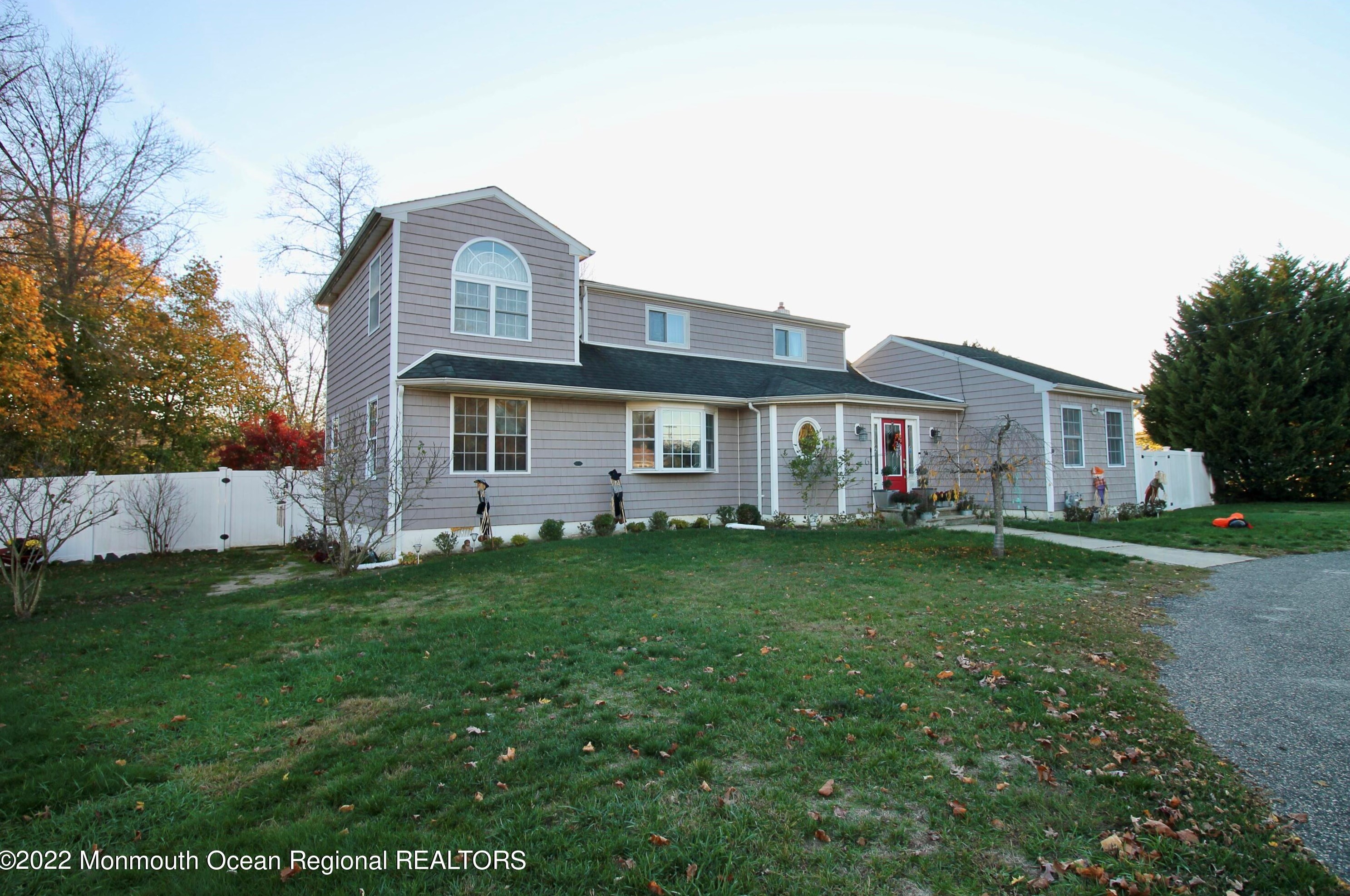 16 Maple Ln, Wall Township, NJ 07731-1346