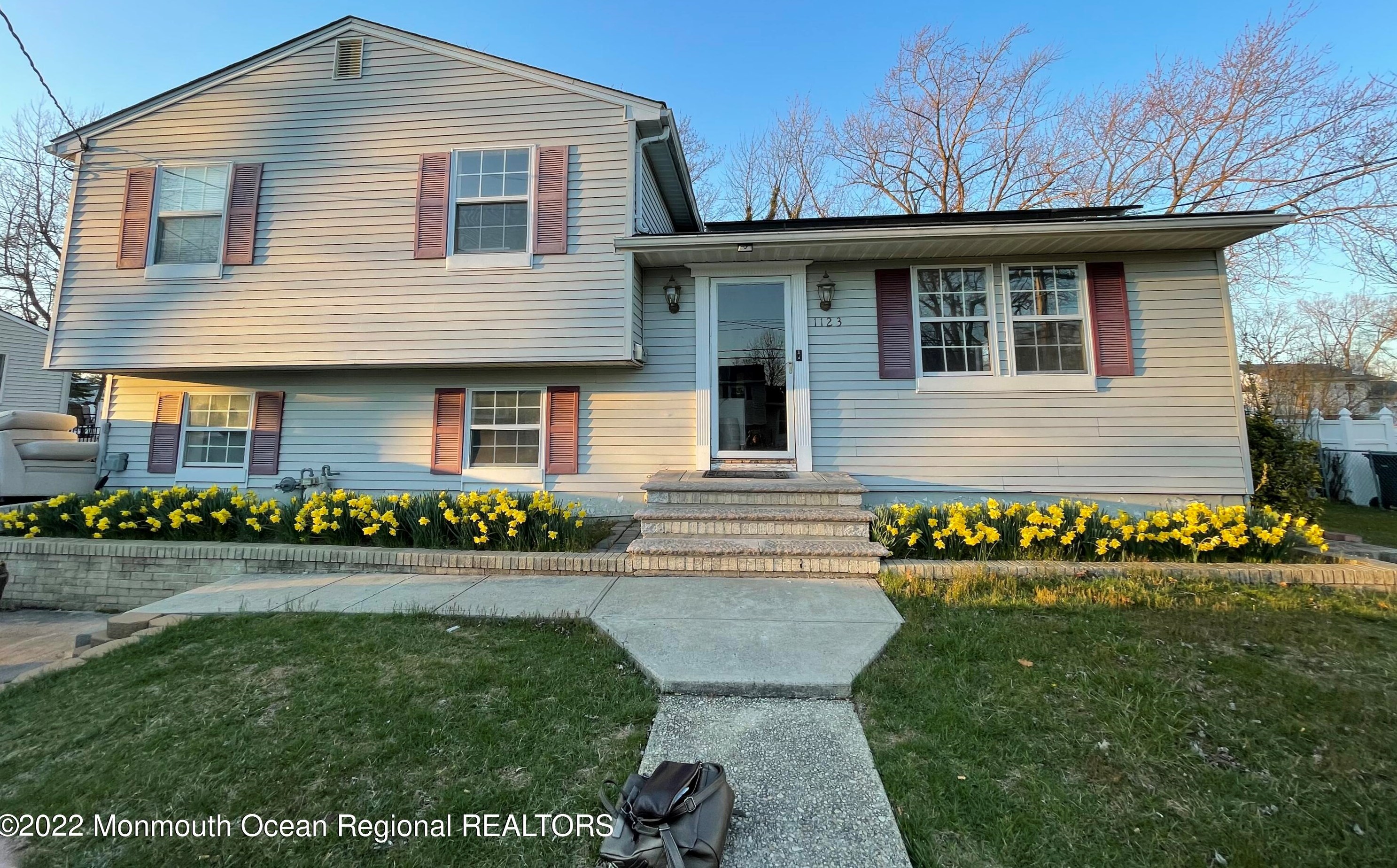1123 Darlene Ave, Tinton Falls, NJ 07712
