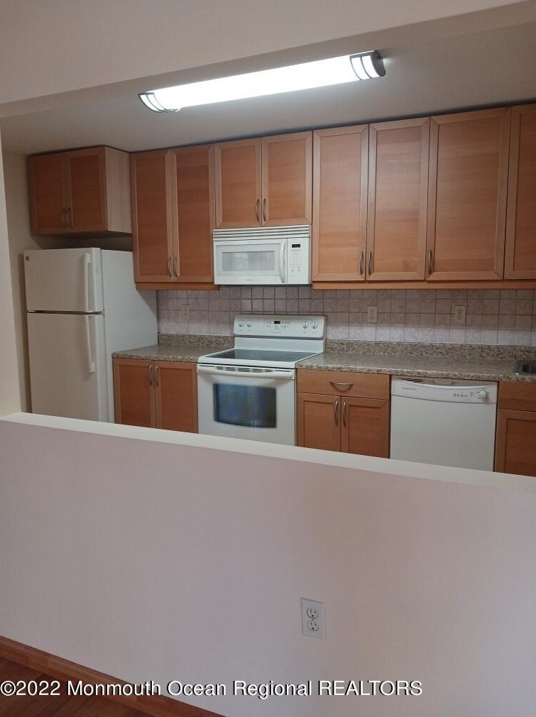 10 Pine Cluster Cir #j, Millstone Township, NJ