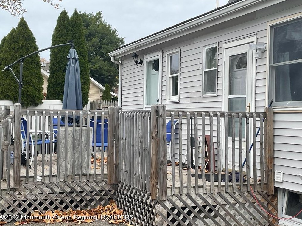 239 Sylvania Ave, Wall Township NJ  07753-6233 exterior