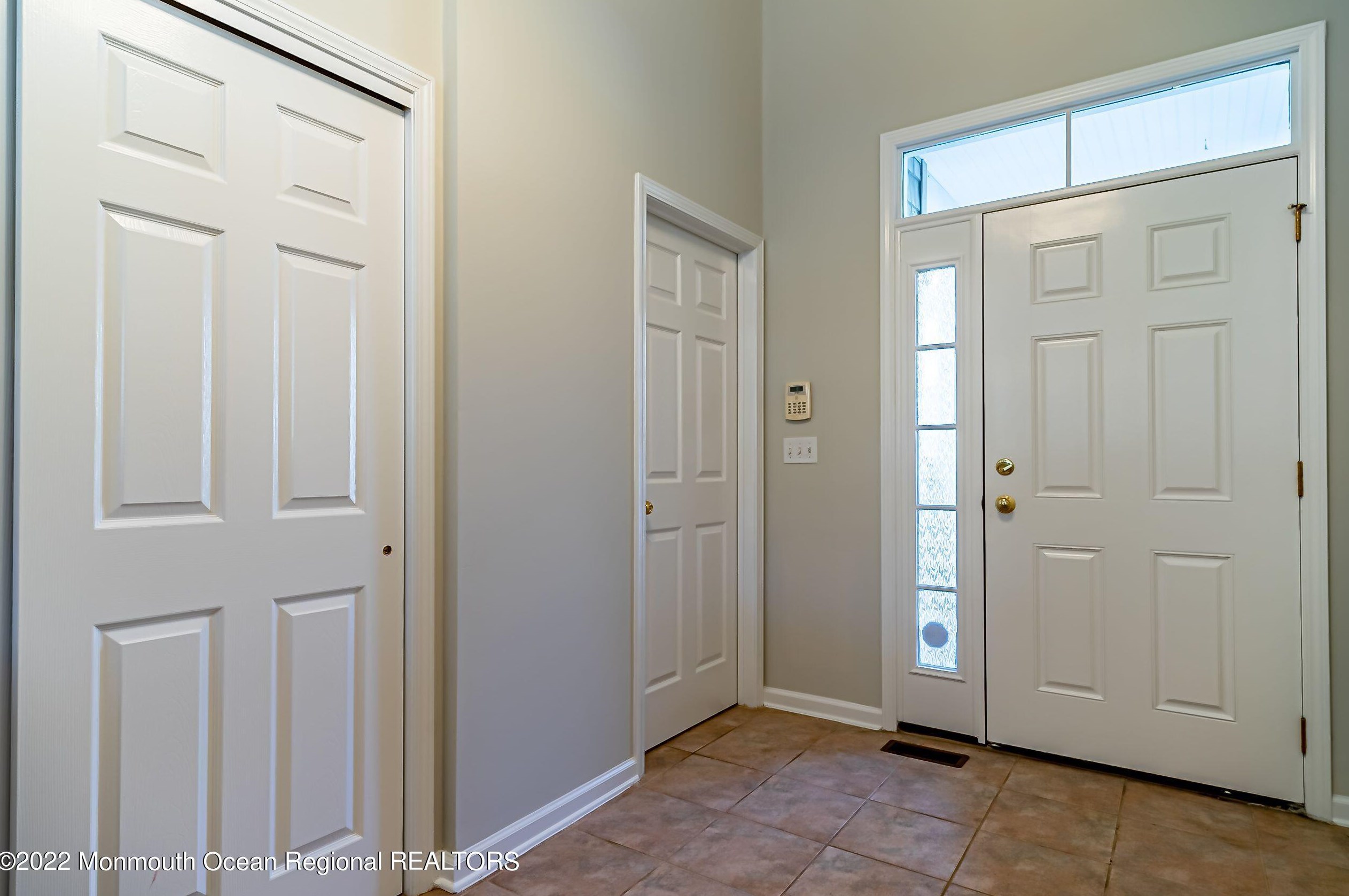 12 Sea Breeze Ct, Cedar Bonnet Island, NJ 08050