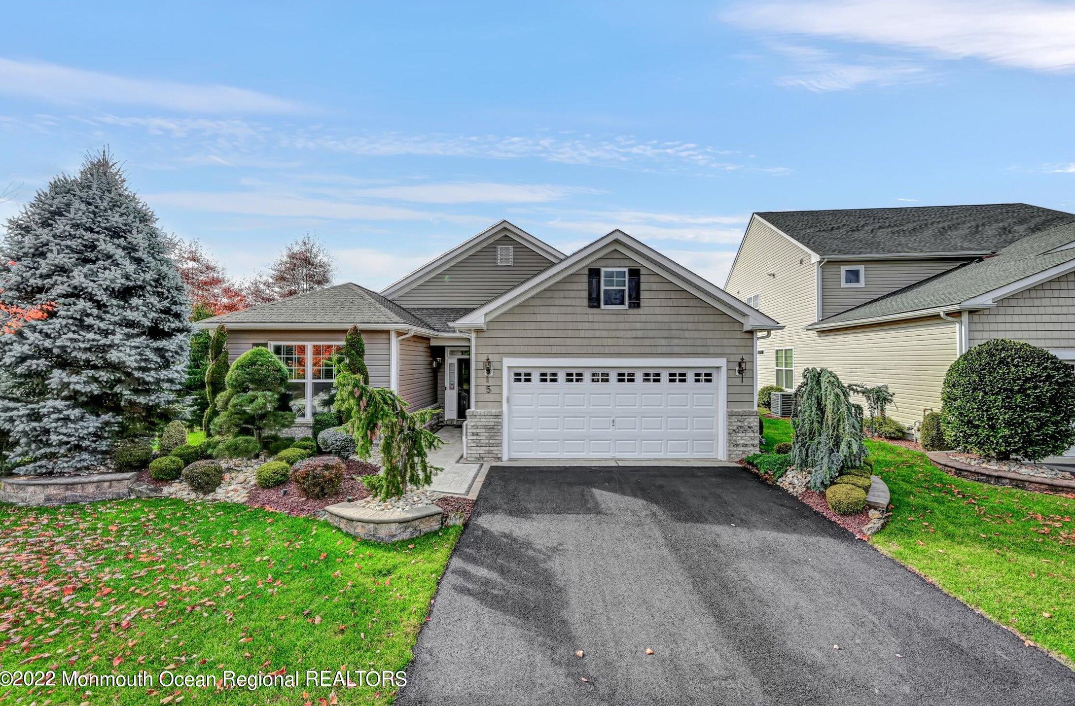 5 Day Star Rd, Millstone Township, NJ 07726-6035