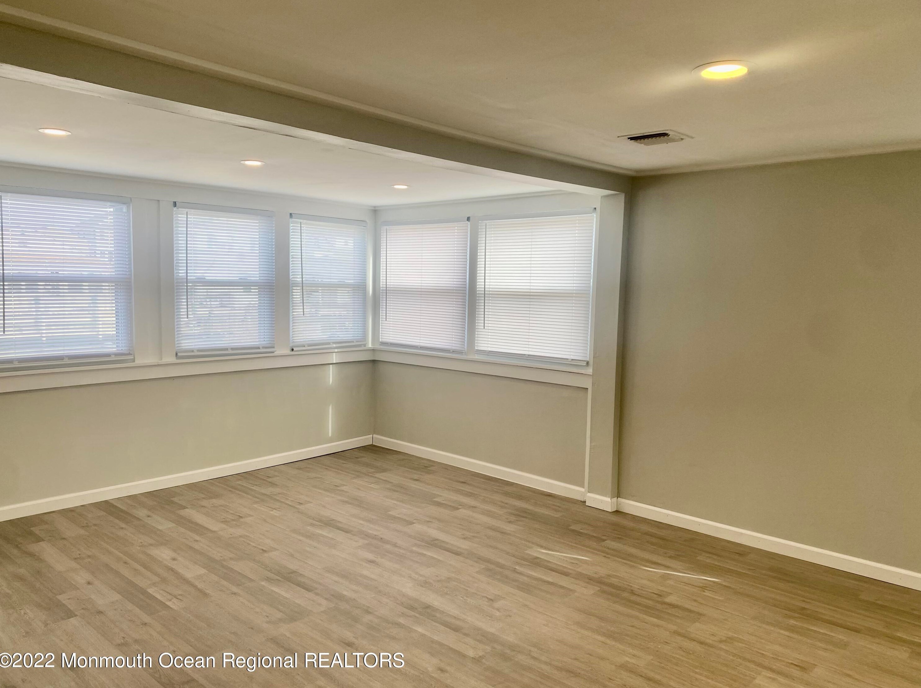 209 Pine Dr, Berkeley Township, NJ 08721