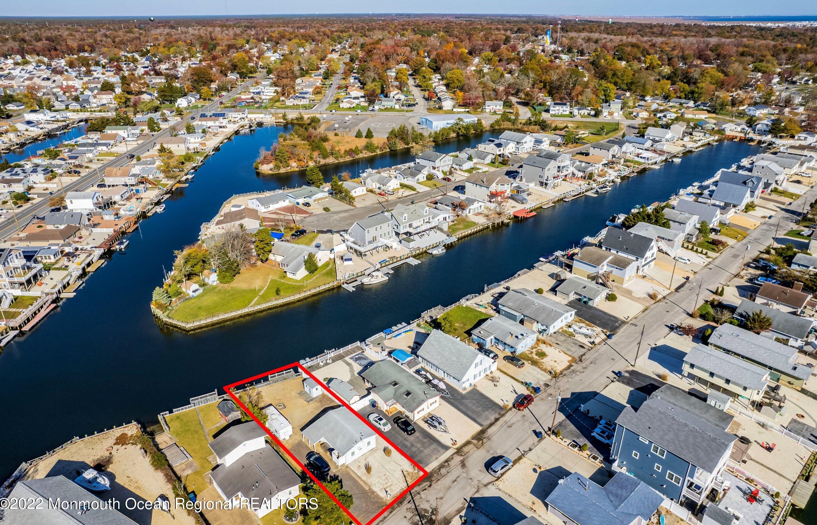 46 Lake Huron Dr, Tuckerton, NJ 08087-1606