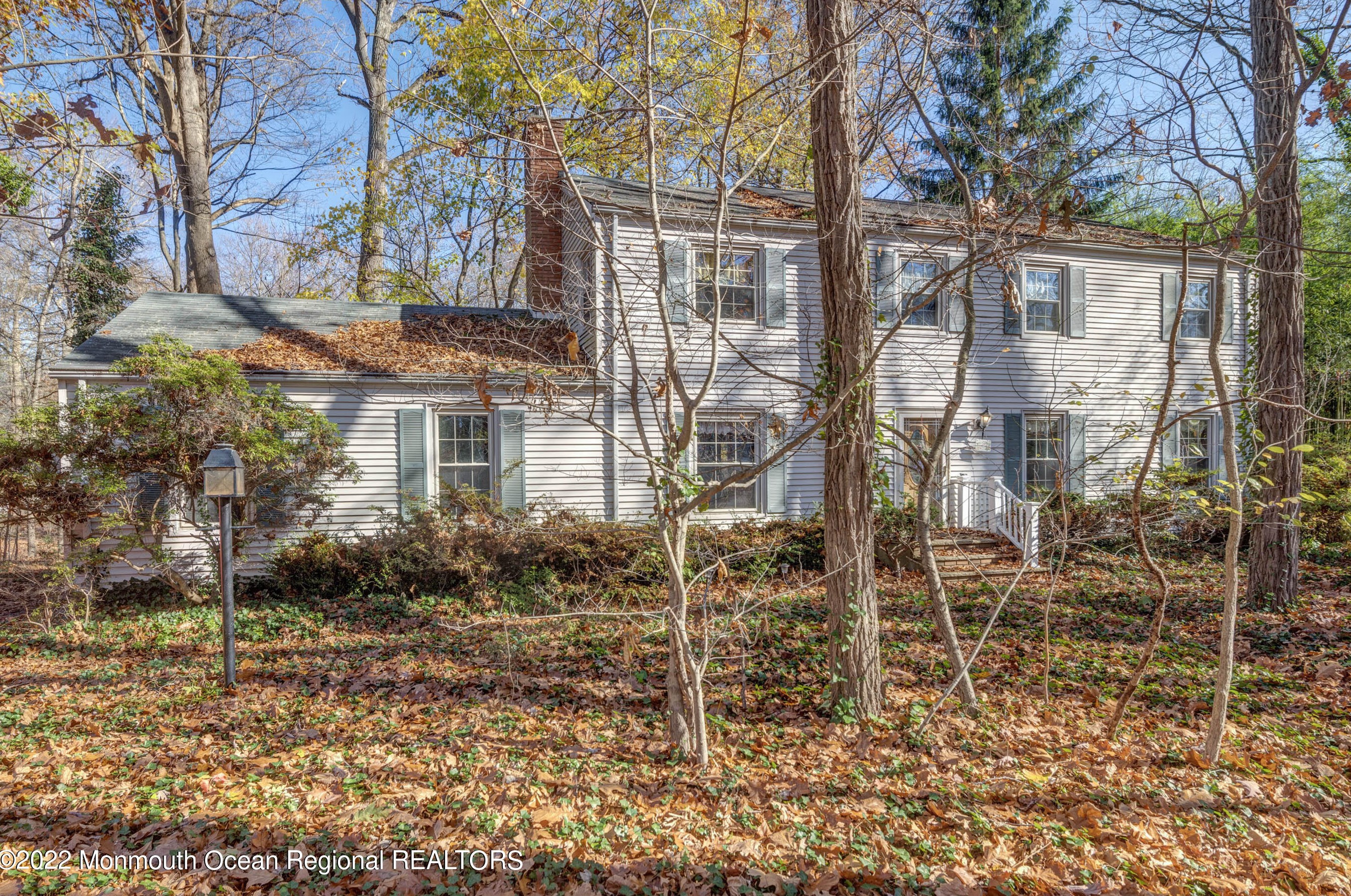 84 Galloping Hill Rd, Vanderburg, NJ 07722-1538