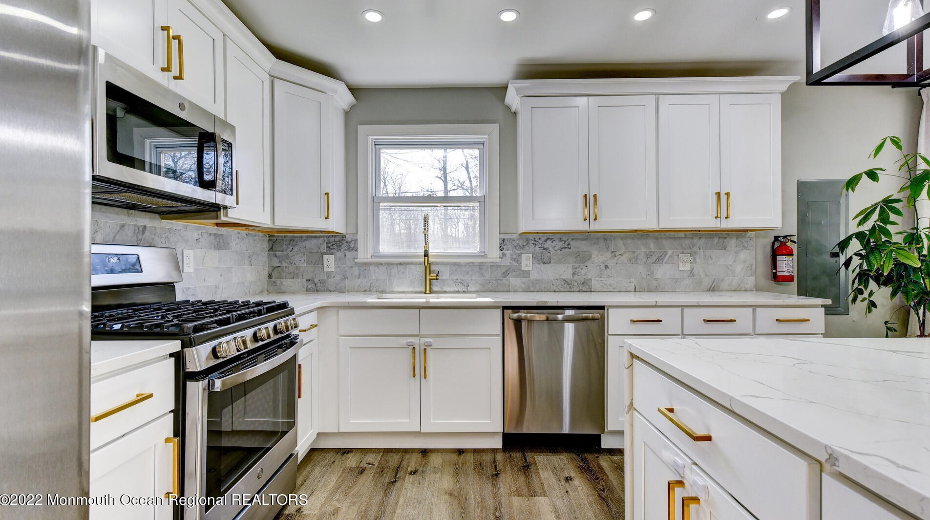 204 Paint Island Spring Rd, Millstone Township NJ  08510-7955 exterior