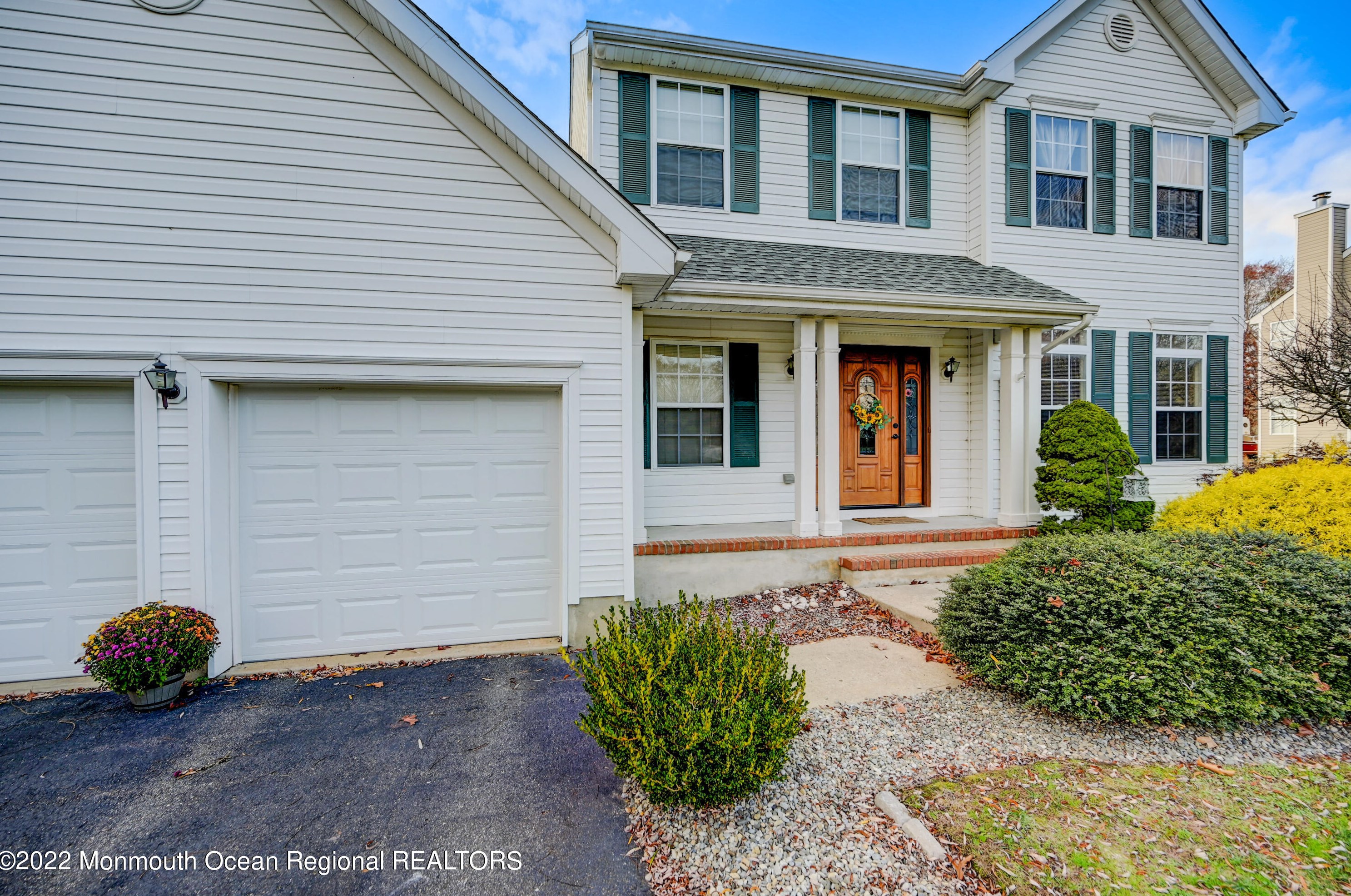 8 Willetta Dr, Jackson Twp, NJ 08527