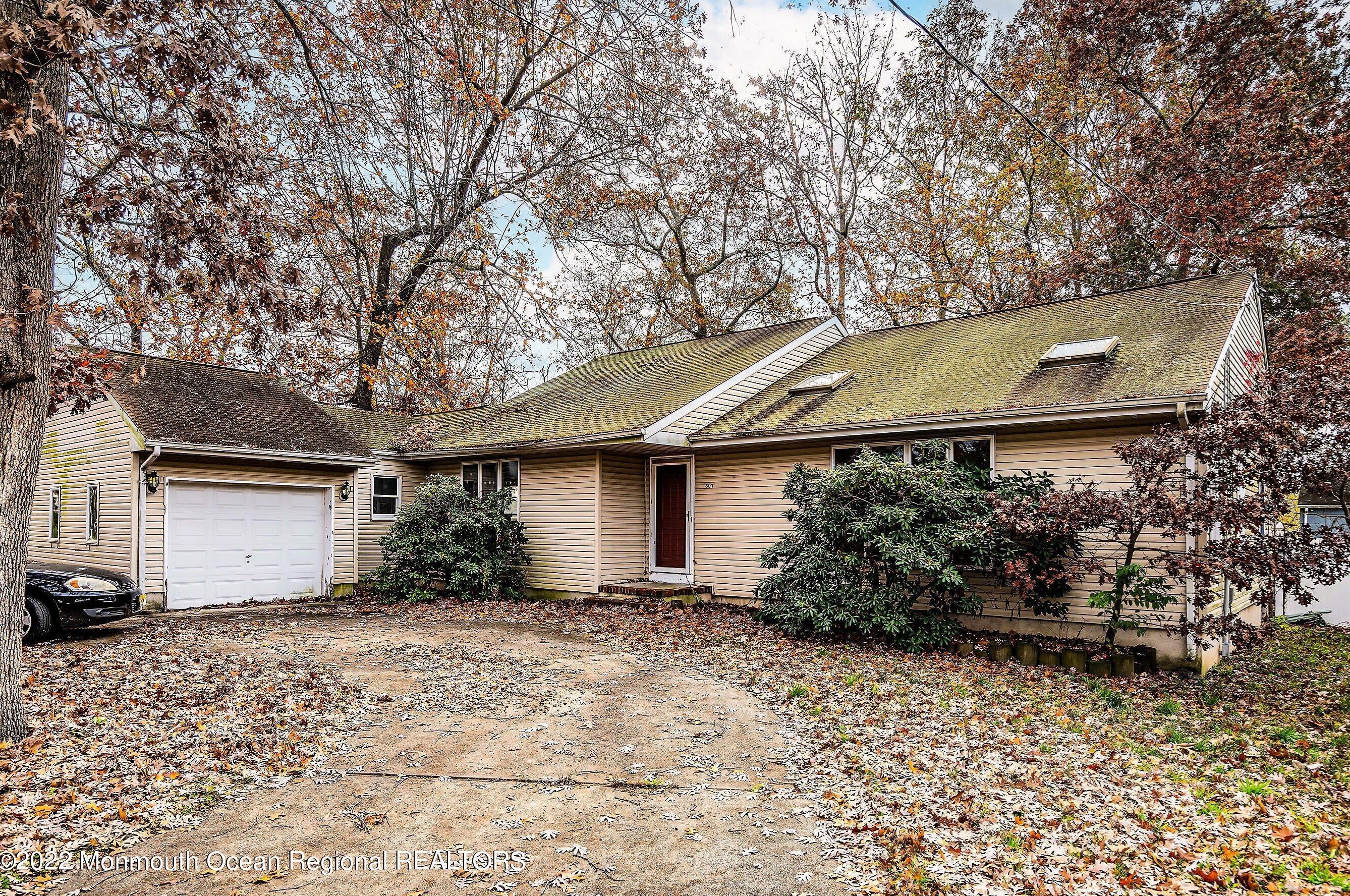 807 Tappan St, Lacey, NJ 08731