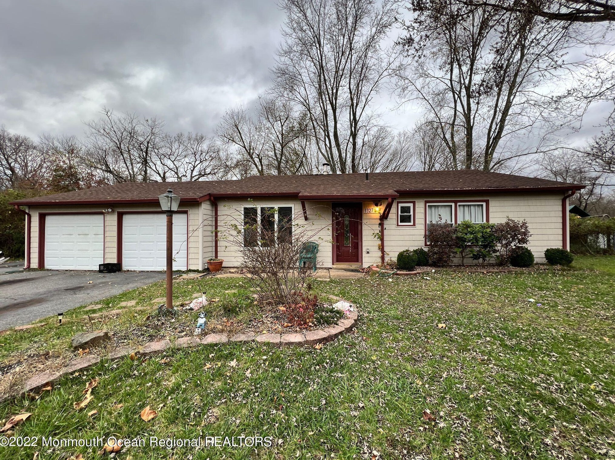 1327 Ventura Dr, Lakewood, NJ 08701