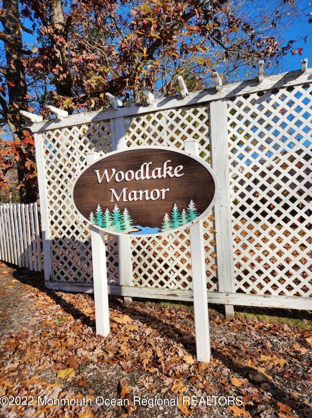 440 Woodlake Manor Dr, Lakewood, NJ 08701