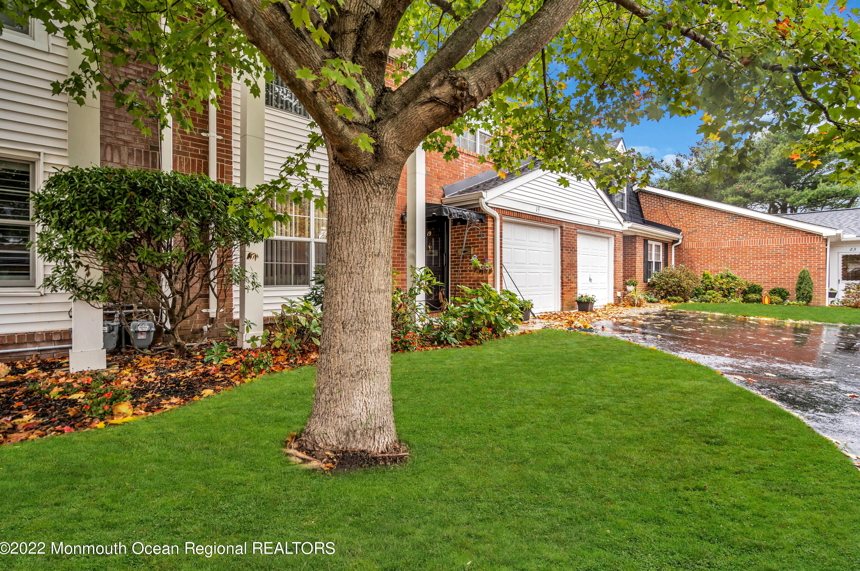 19 Magnolia Dr, Wall Township, NJ 07762-2110