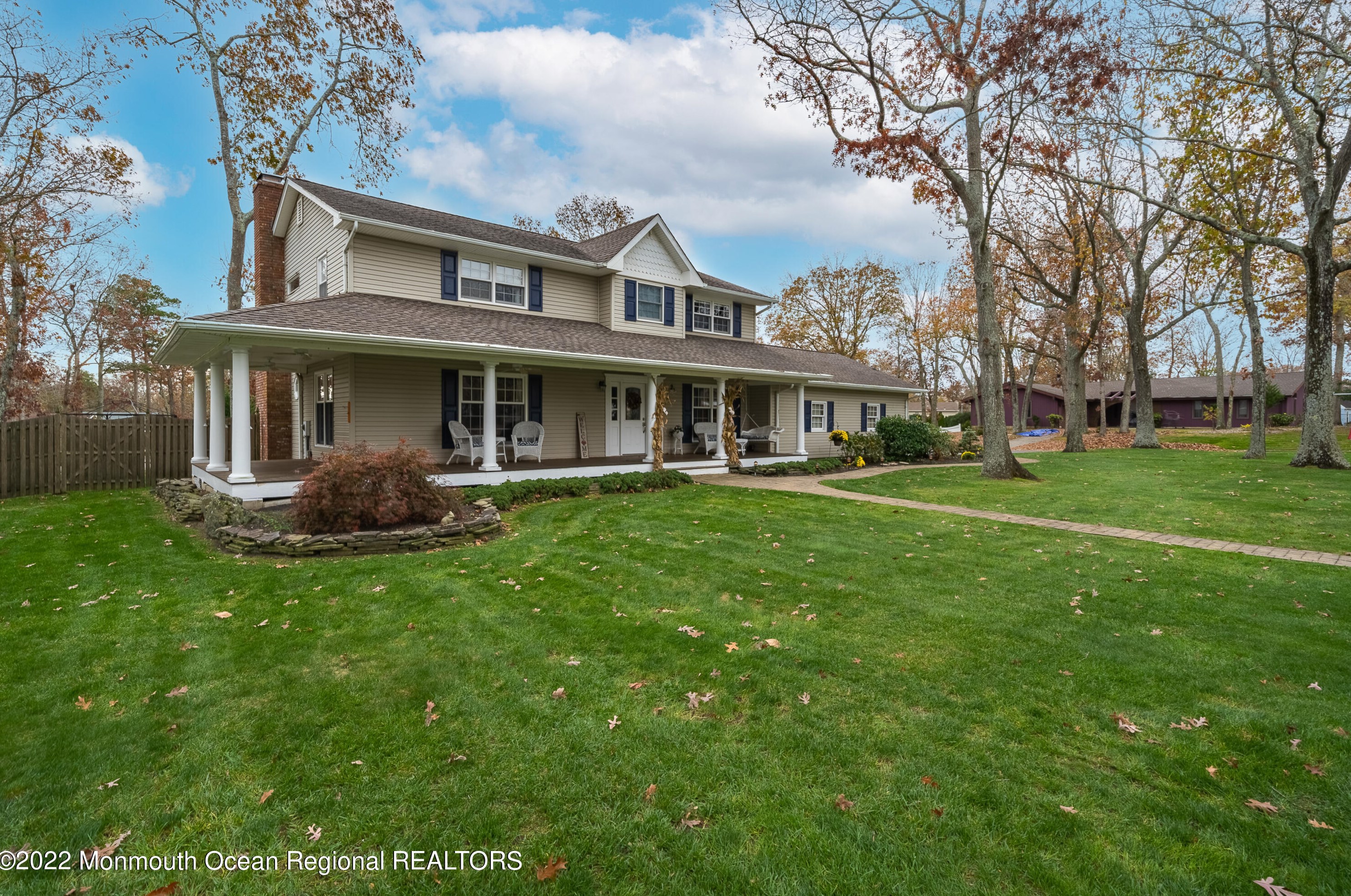 429 Lake Barnegat Dr, Lacey, NJ 08731