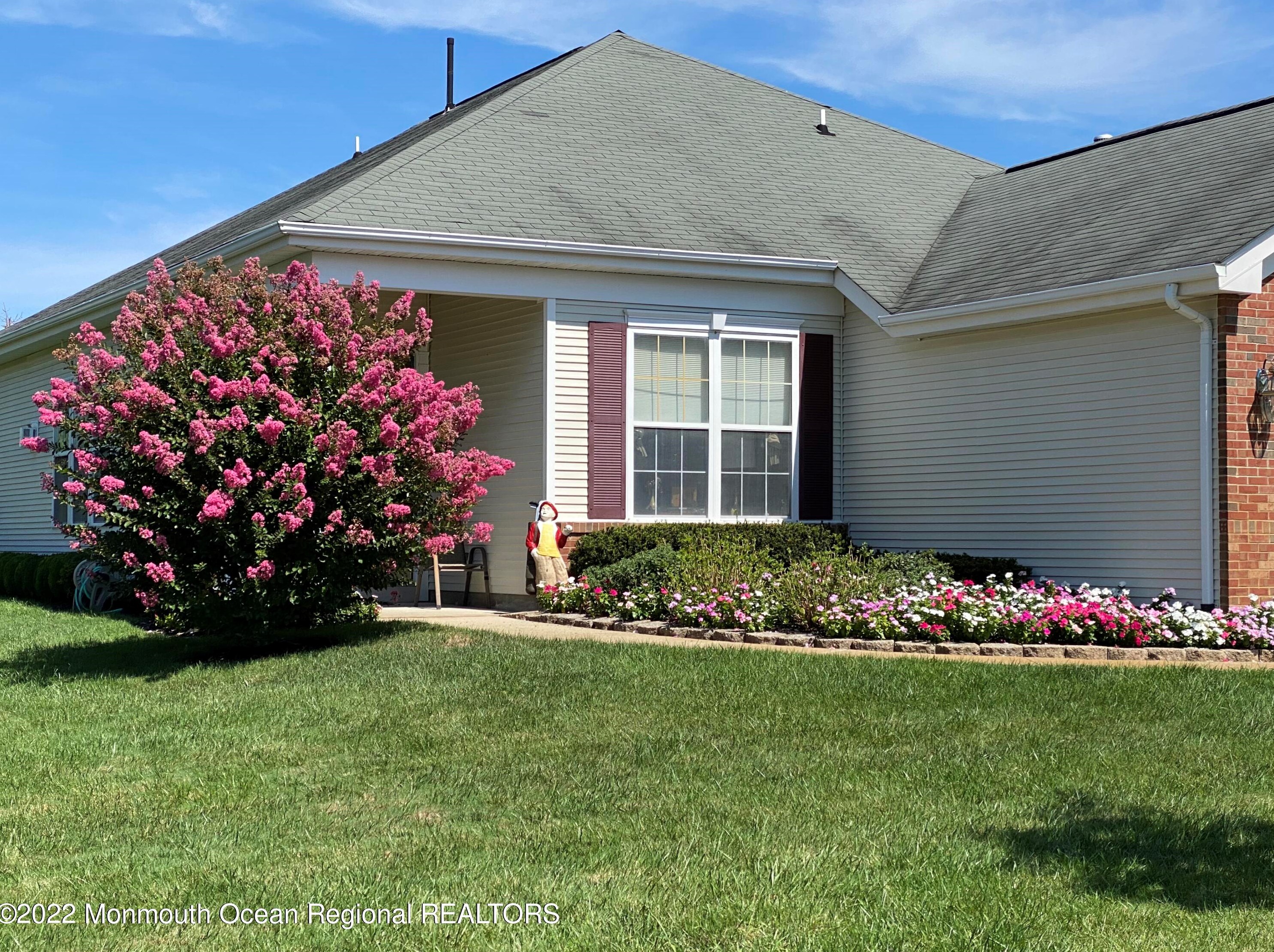 1512 Silo Ct, Wall Township, NJ 08736-2225