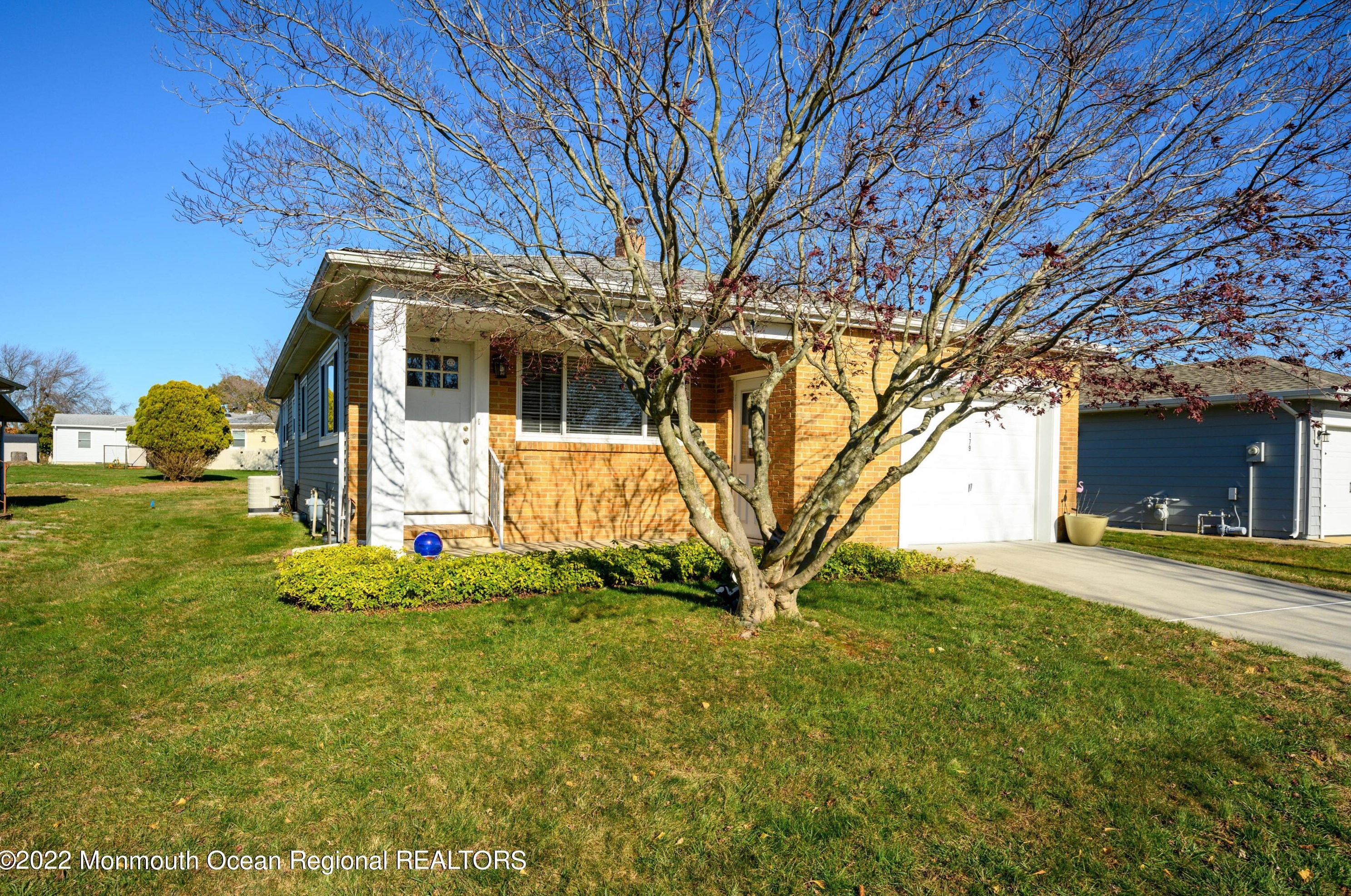 179 Port Royal Dr, Toms River, NJ 08757-4150