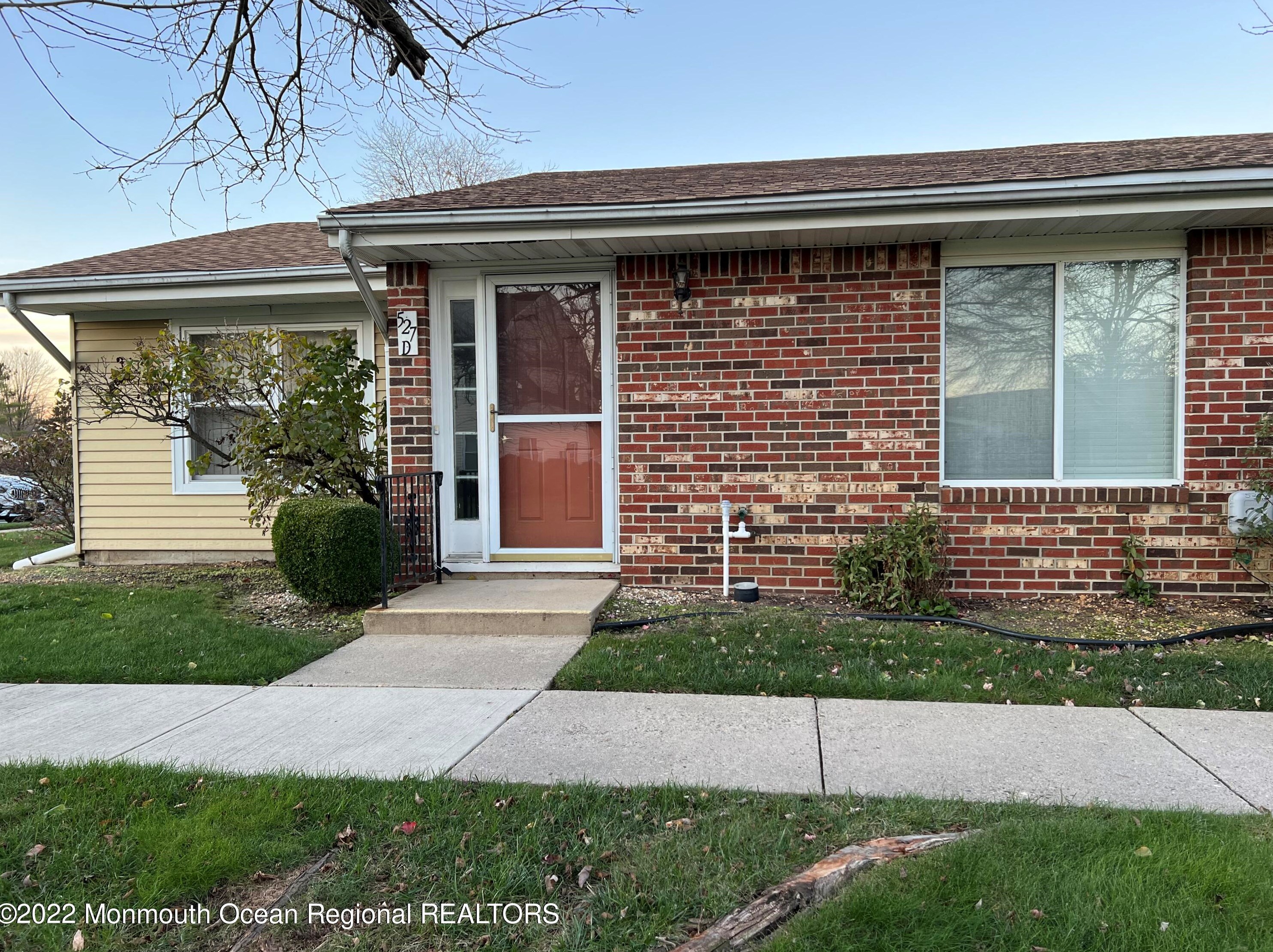 527 Belford Rd, Monroe Twp NJ 08831-7620 exterior