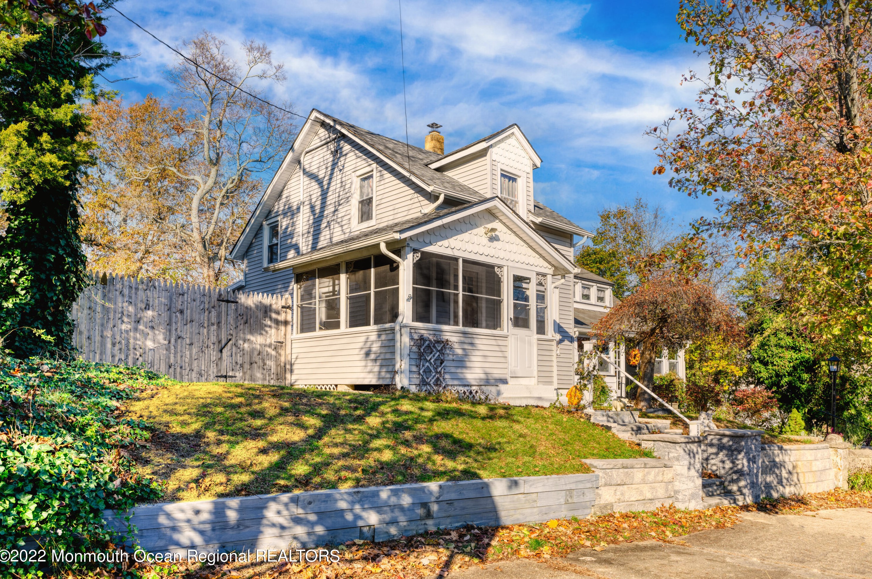 129 Central Ave, Island Heights, NJ 08732