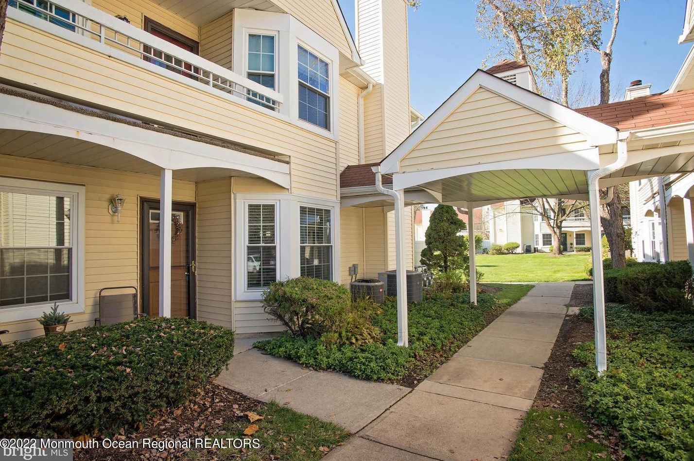 28 Huber Ct, East Windsor, NJ 08520-3012