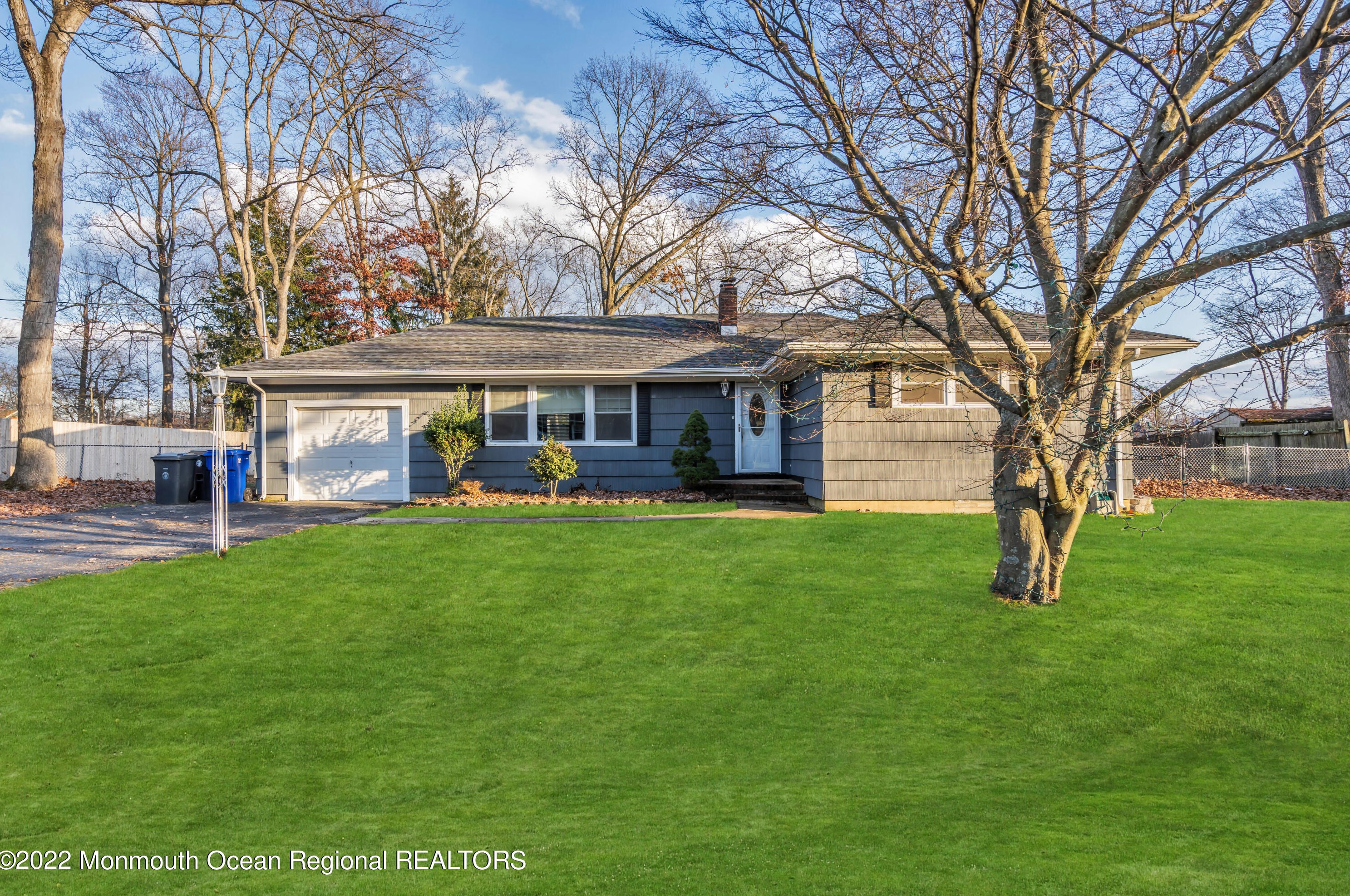 10 Tanager Dr, Toms River NJ  08755-8014 exterior