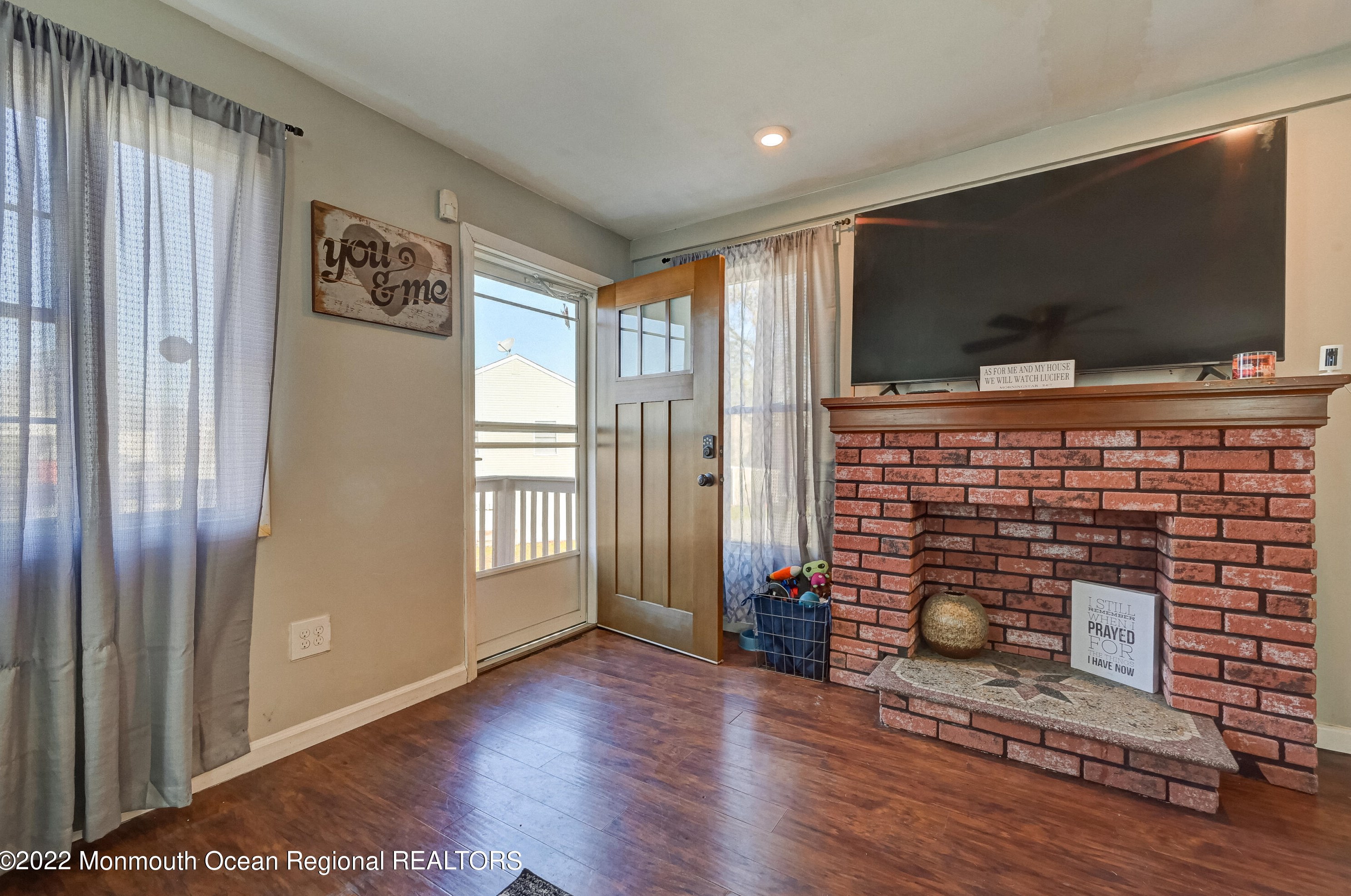 8 Shore St, Ideal Beach NJ  07734-1215 exterior