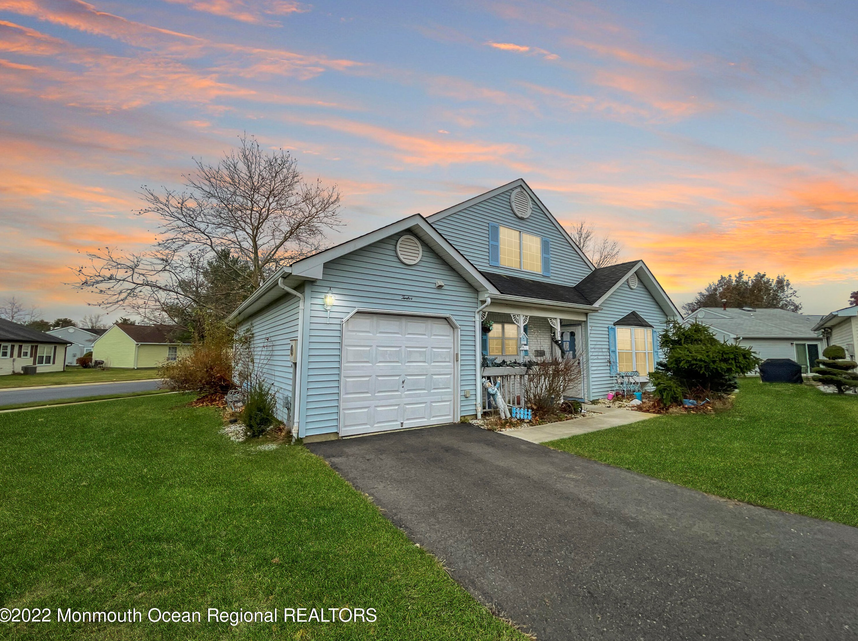 12 Farnworth Close, East Freehold, NJ 07728