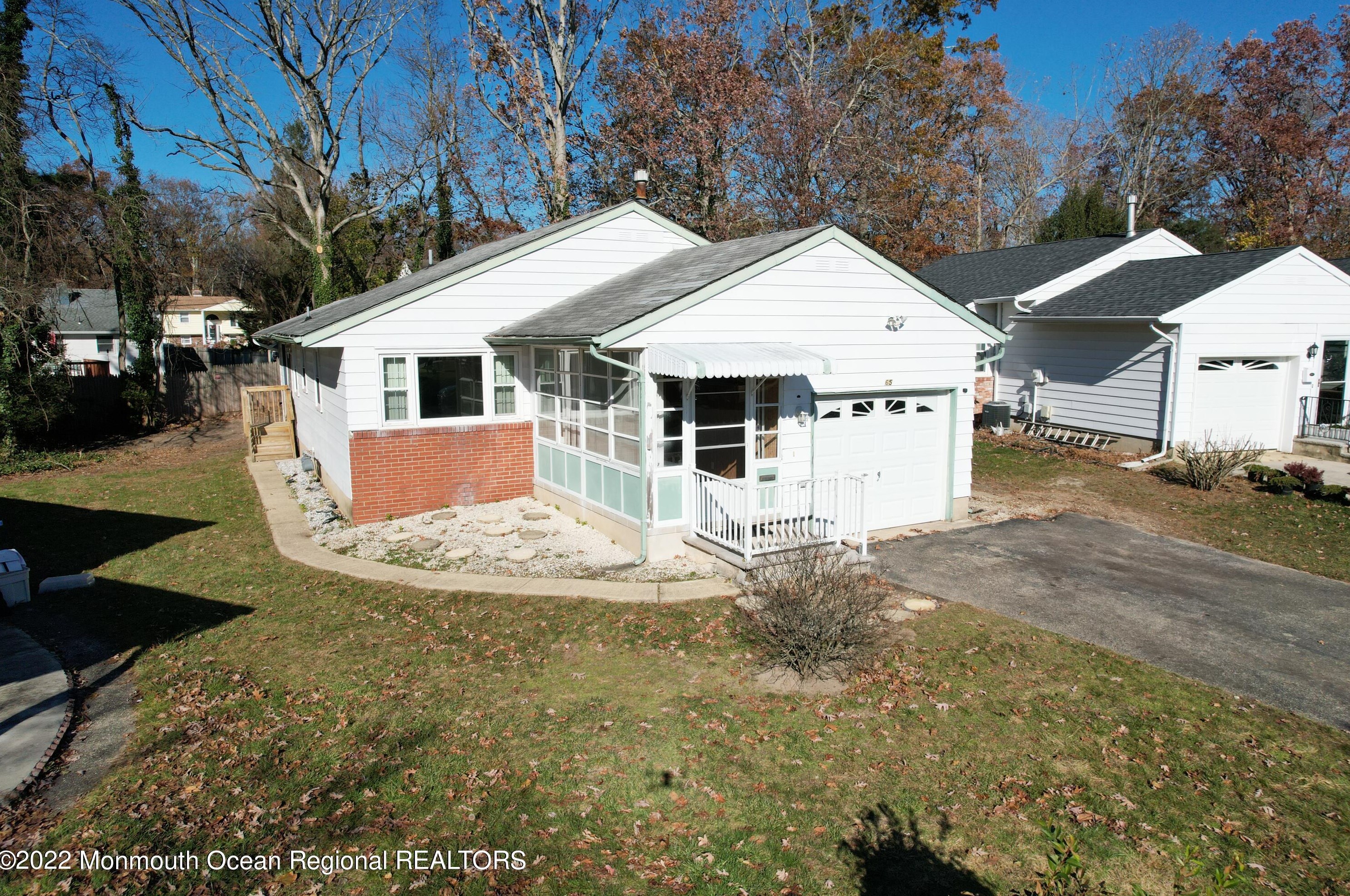 65 Green Dr, Toms River, NJ 08755