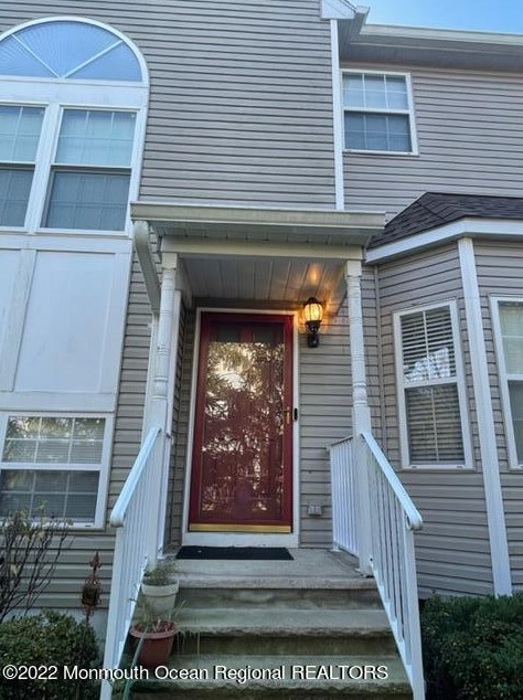 4110 Dairy Ct, East Freehold, NJ 07728
