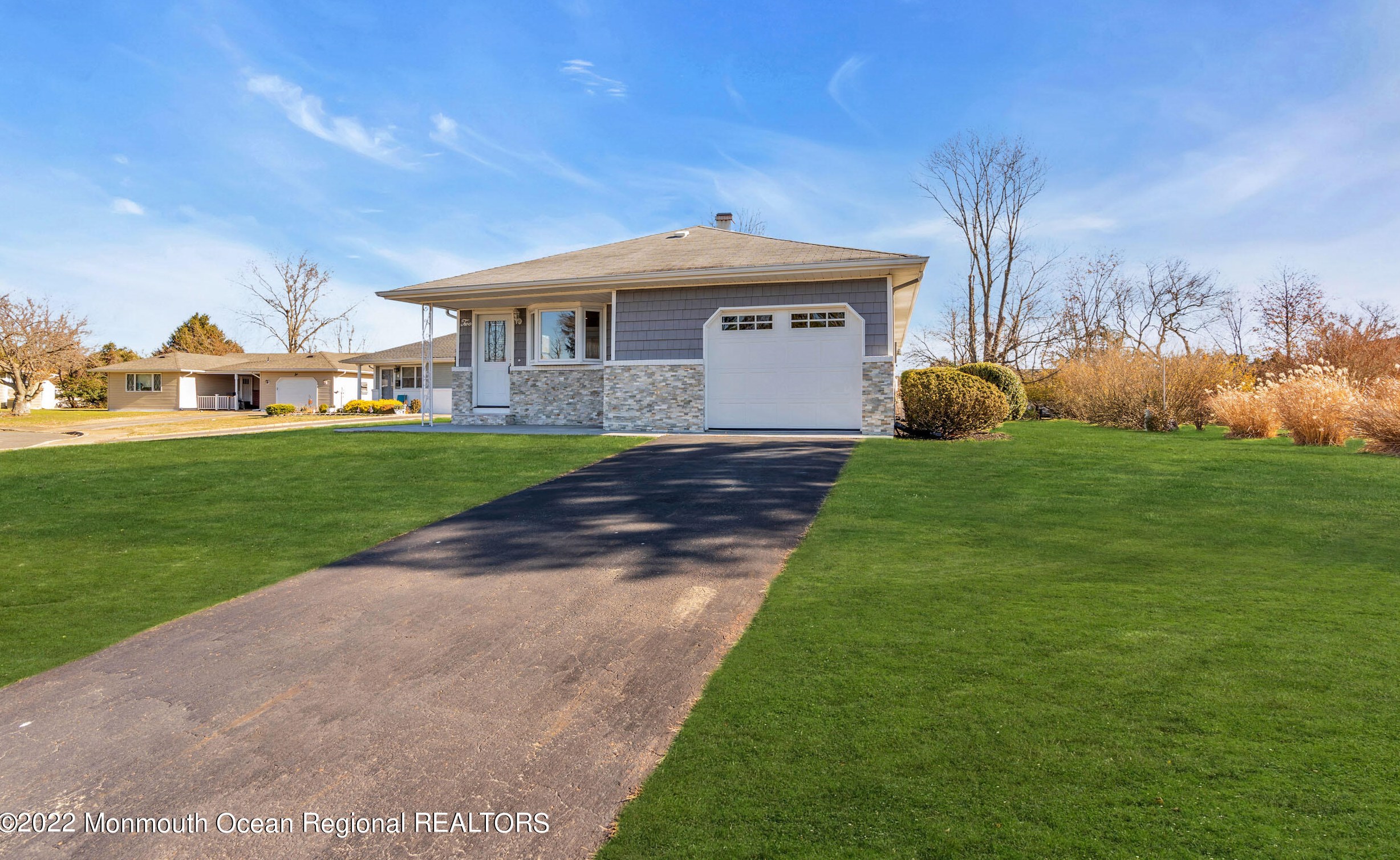2 Porlamar Ct, Toms River, NJ 08757-4020
