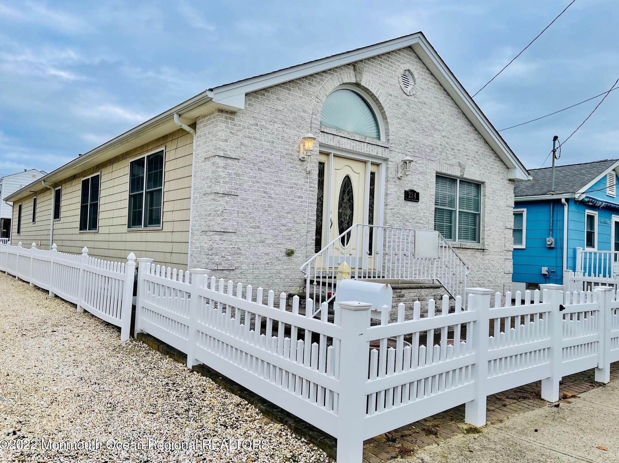 224 Carteret Ave, Pelican Island, NJ 08751