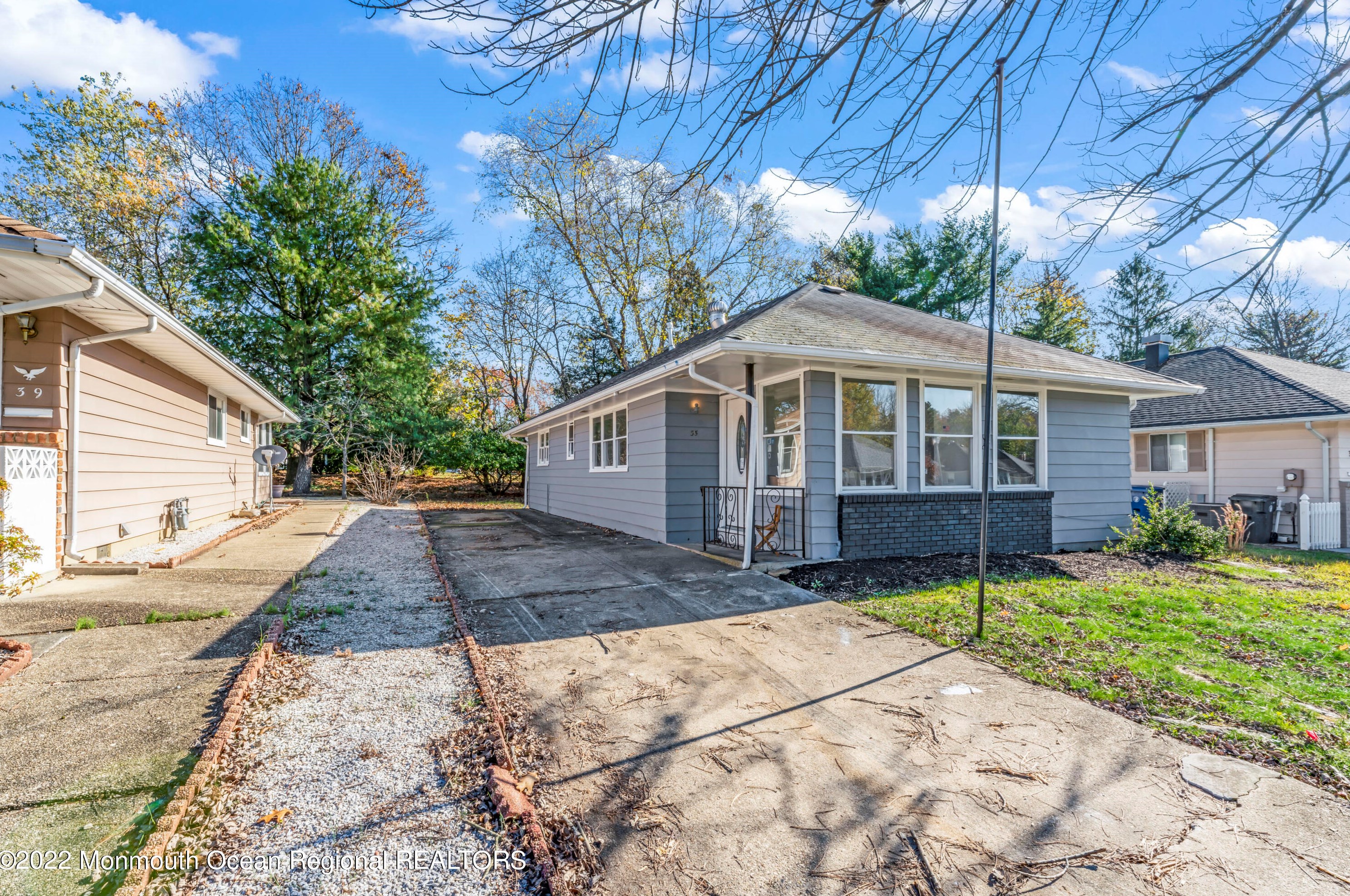 35 Mount Katadin Dr, Toms River, NJ 08753-1434