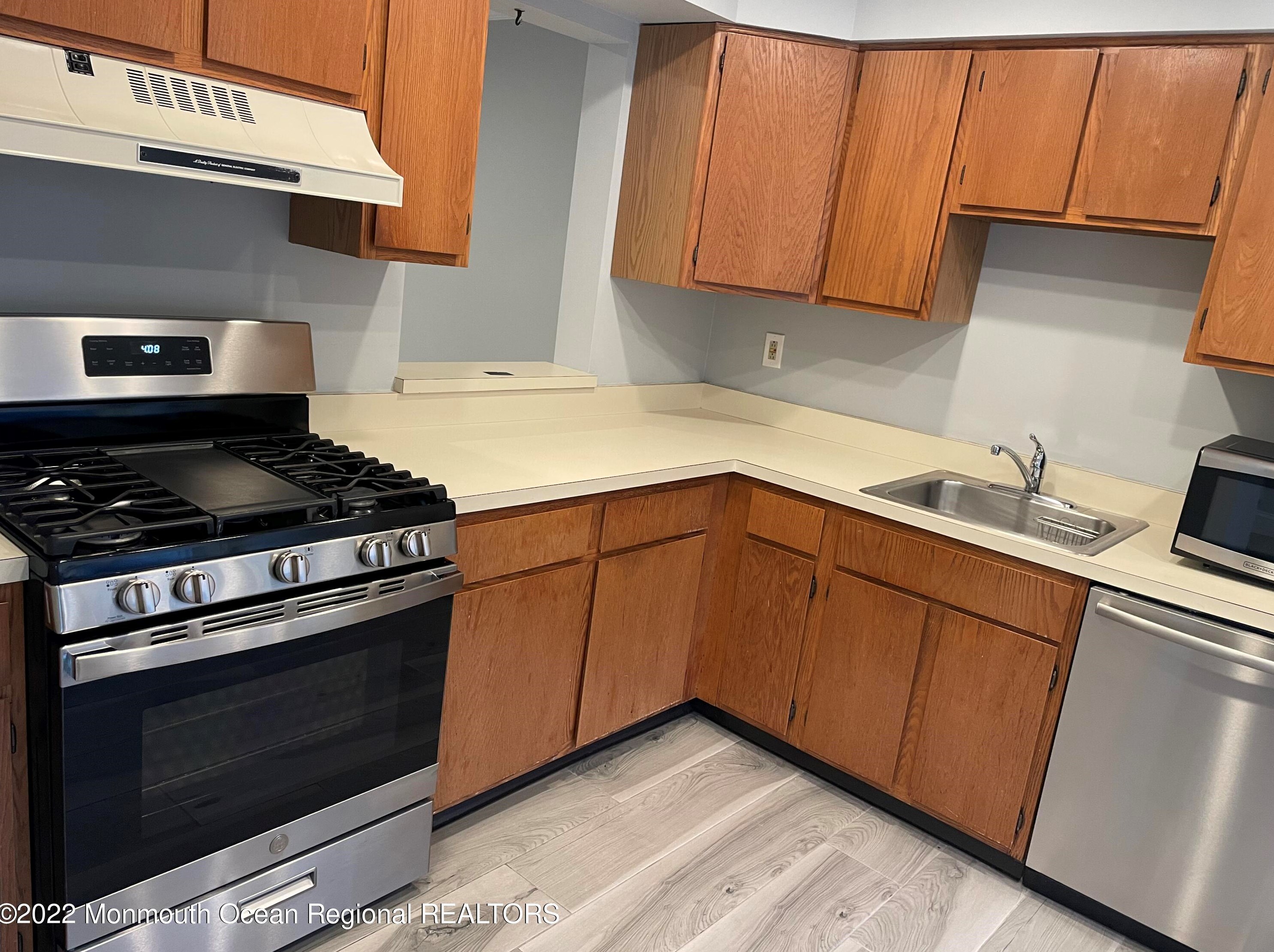 42 Lindsay Ct #2, East Freehold, NJ 07728