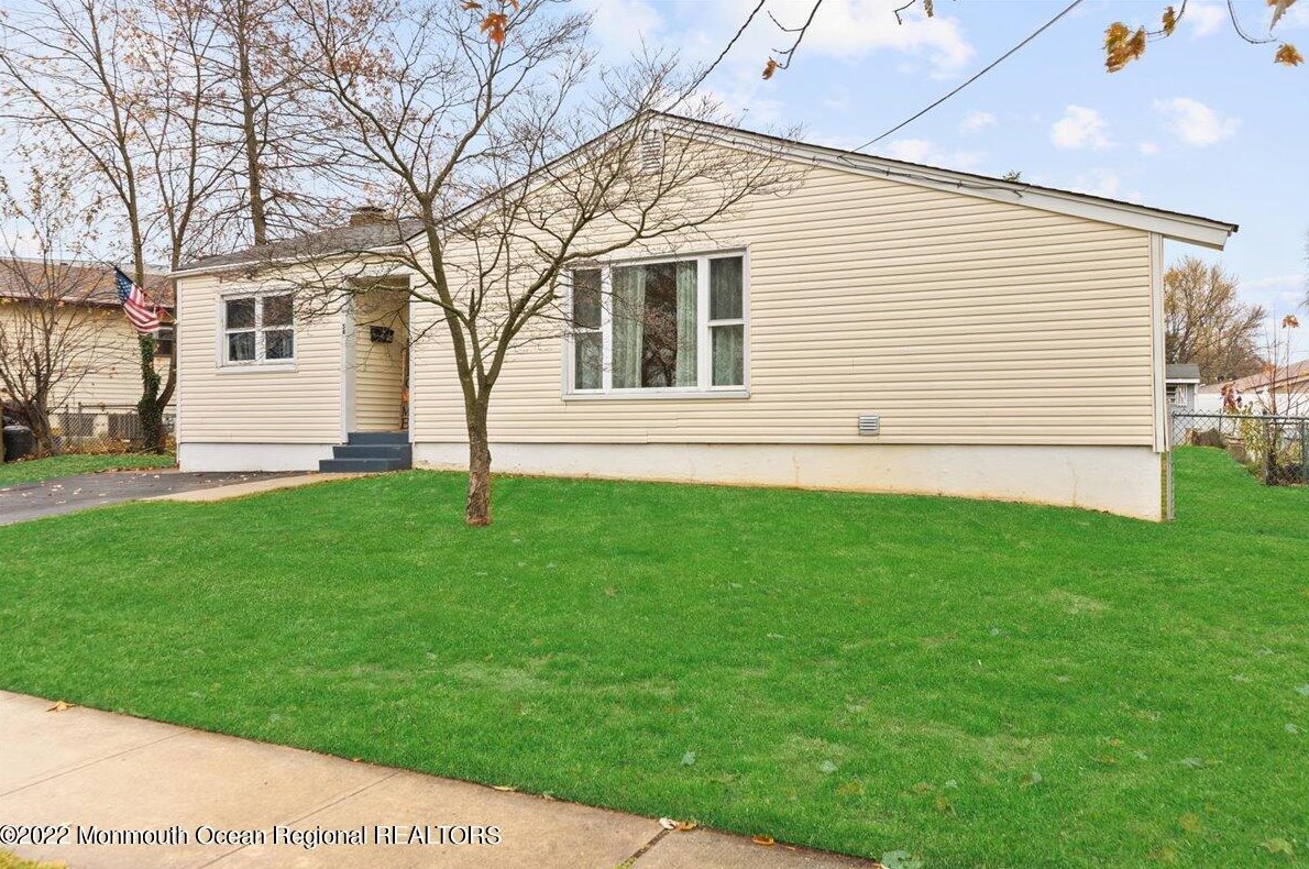 54 Boulevard, Keyport, NJ 07735-6140