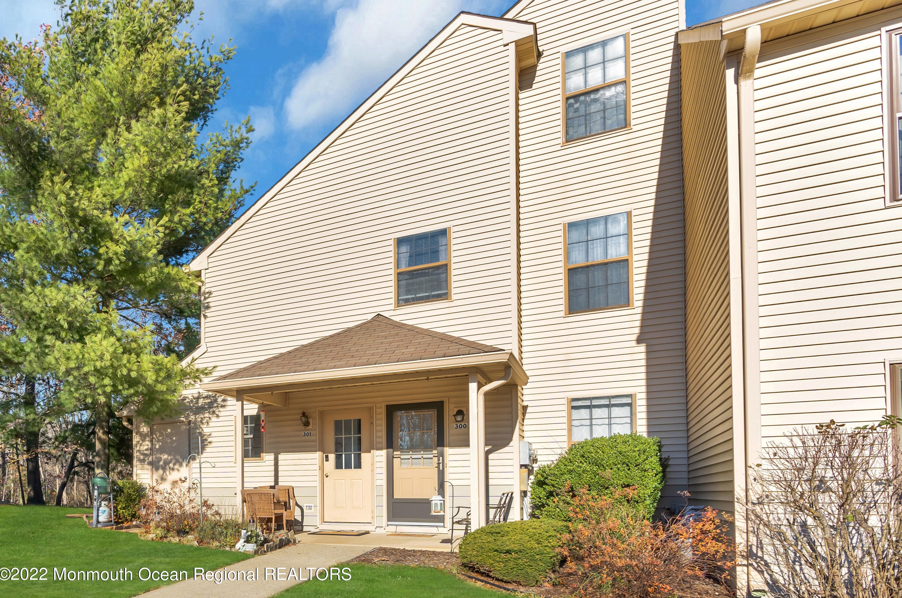301 Sage Ct, Jackson Twp, NJ 08527