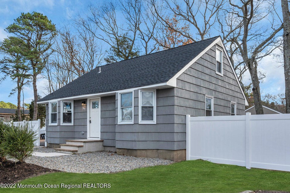 557 Mantoloking Rd, Bricktown, NJ 08723
