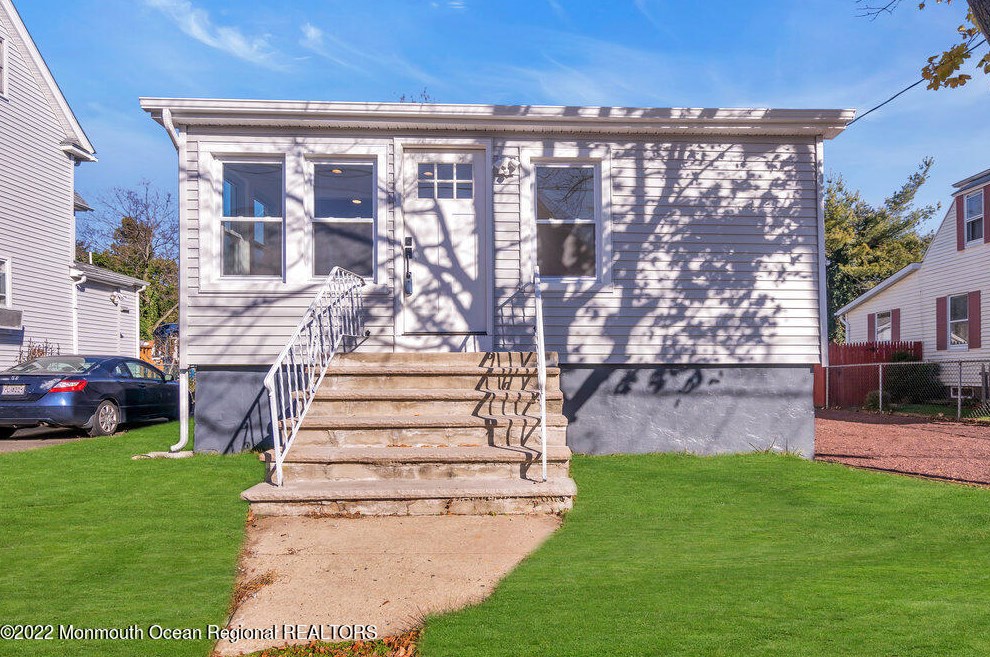 32 Leonard Ave, Atlantic Highlands, NJ 07716