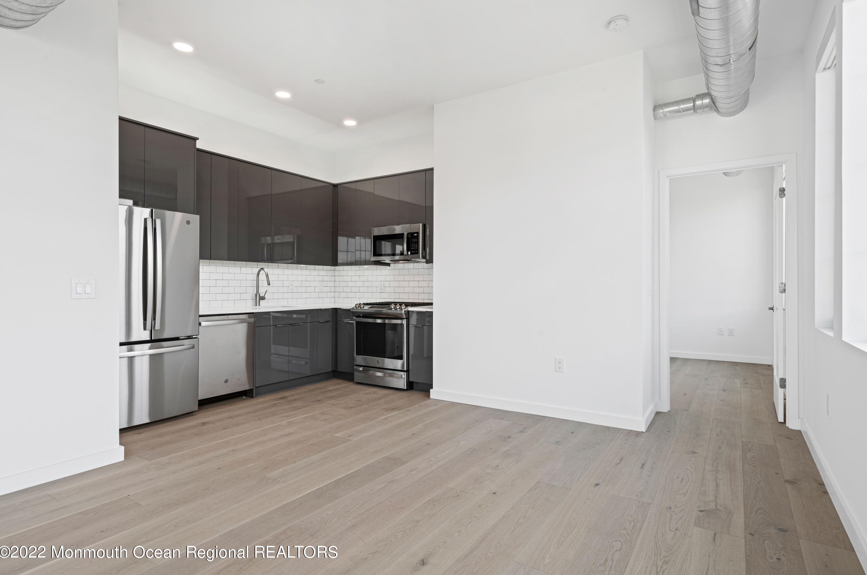 170 Monmouth St #430, Tinton Falls, NJ 07701