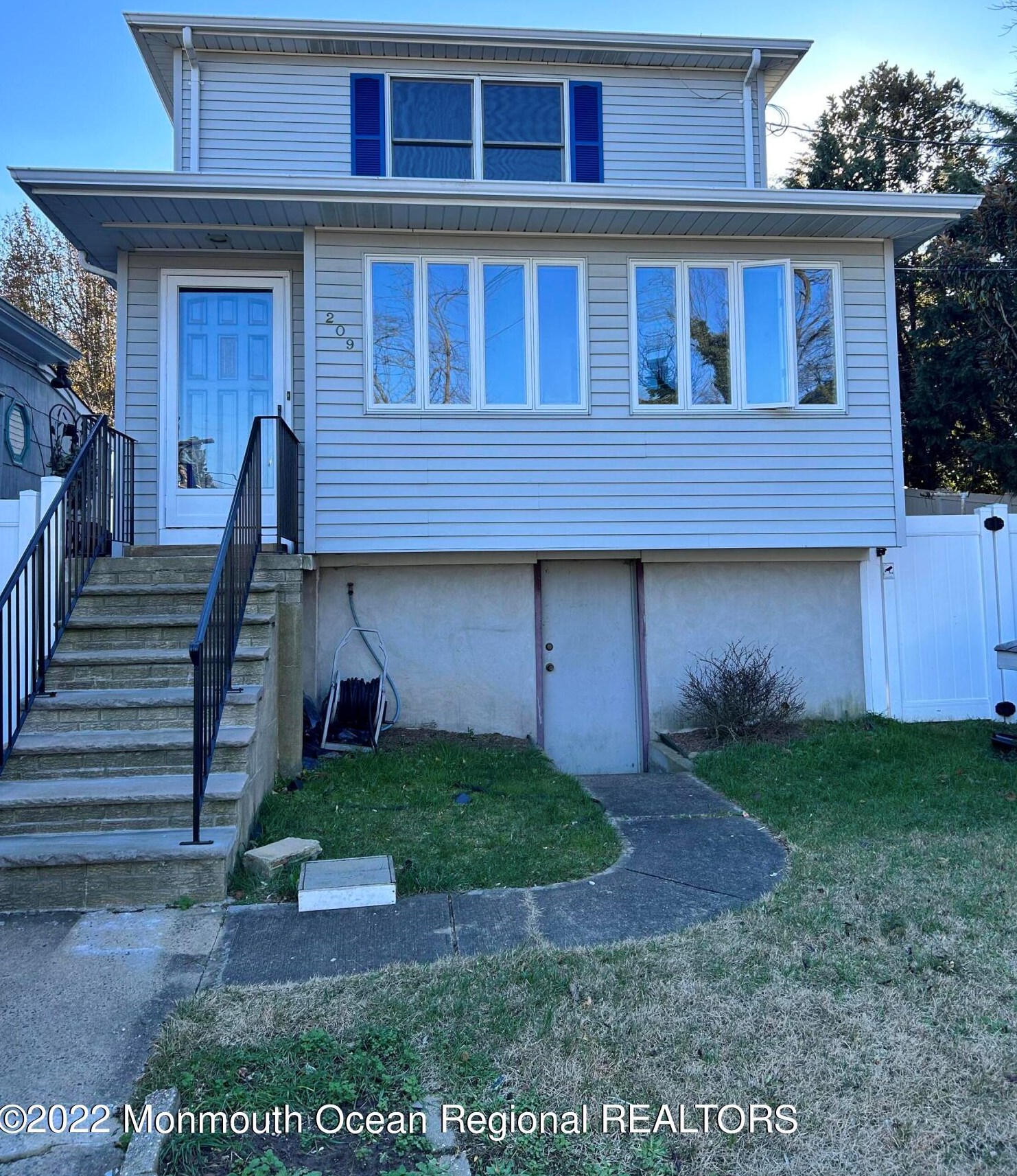 209 Linden Ave, Monmouth Hills, NJ 07732