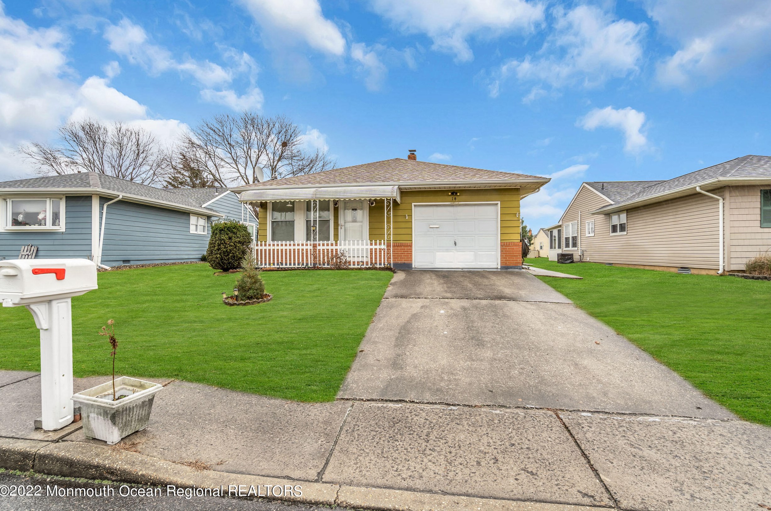 14 Spanish Wells St, Toms River, NJ 08757