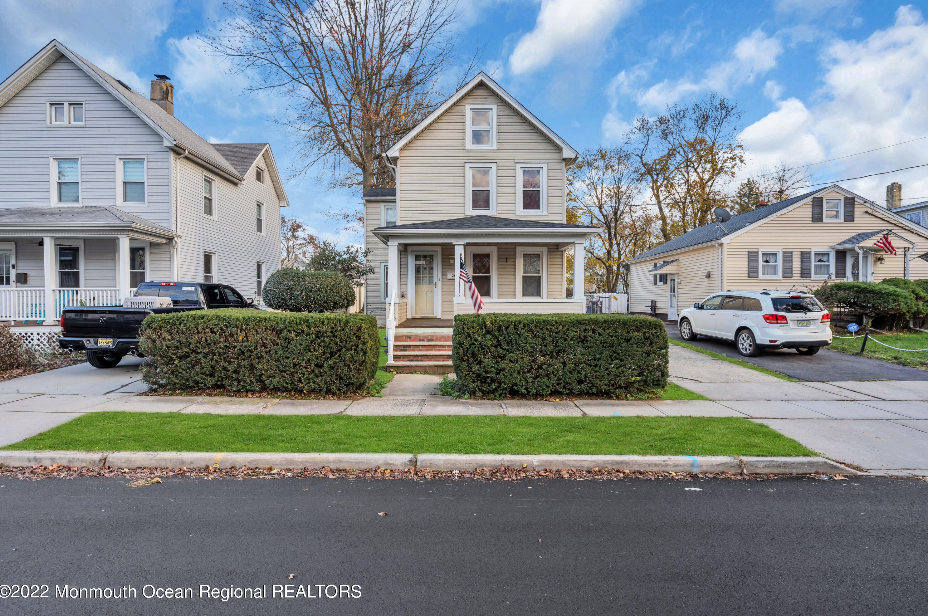 20 Bowne Ave, East Freehold, NJ 07728