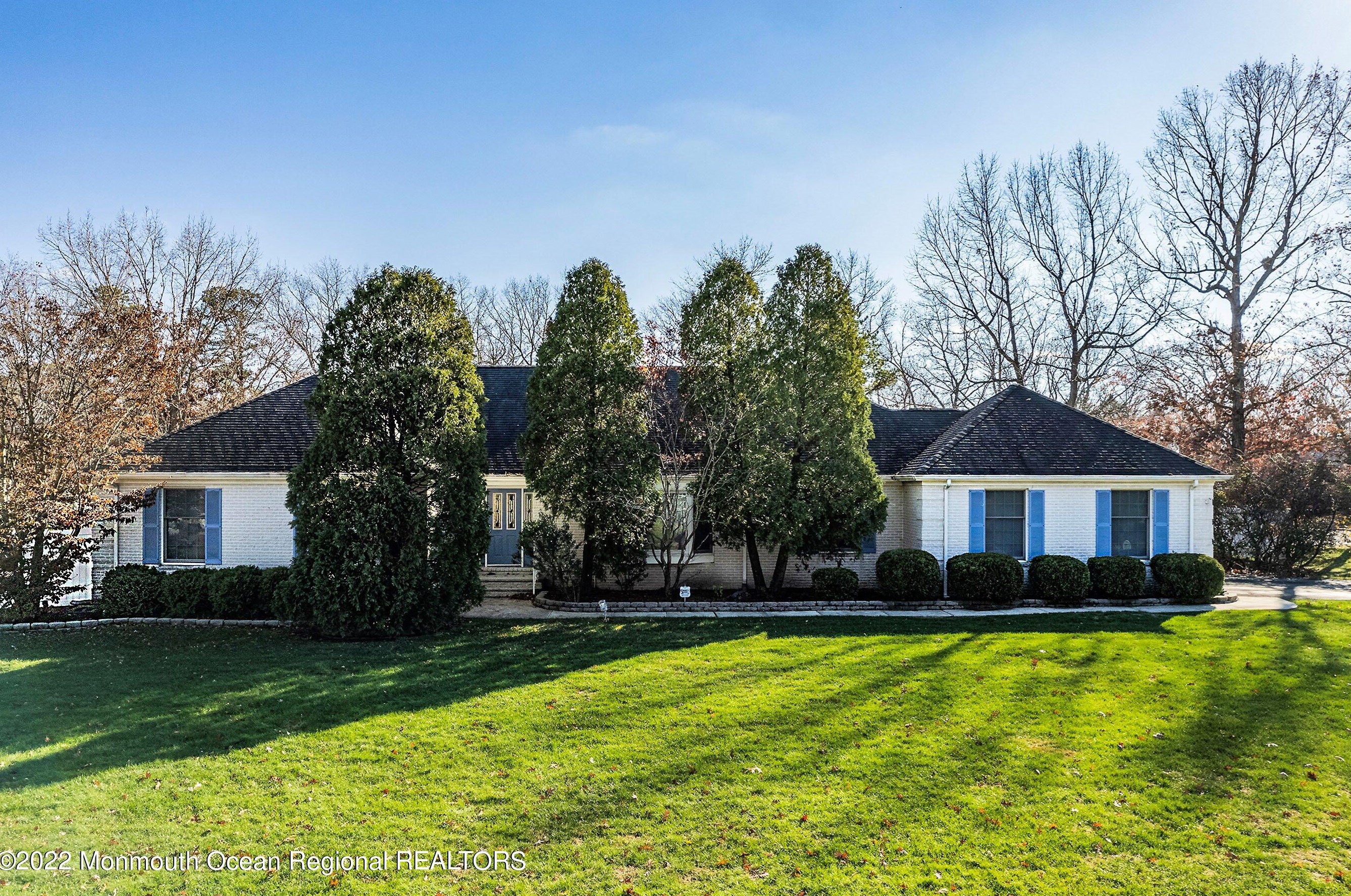 121 Heatherington Ct, Lacey Township, NJ 08734