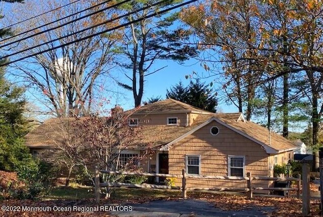 712 Schoolhouse Rd, Brielle, NJ 08730