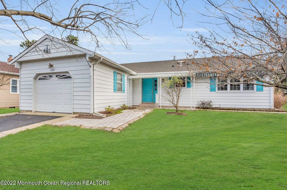 124 Troumaka St, Toms River, NJ 08757-4262