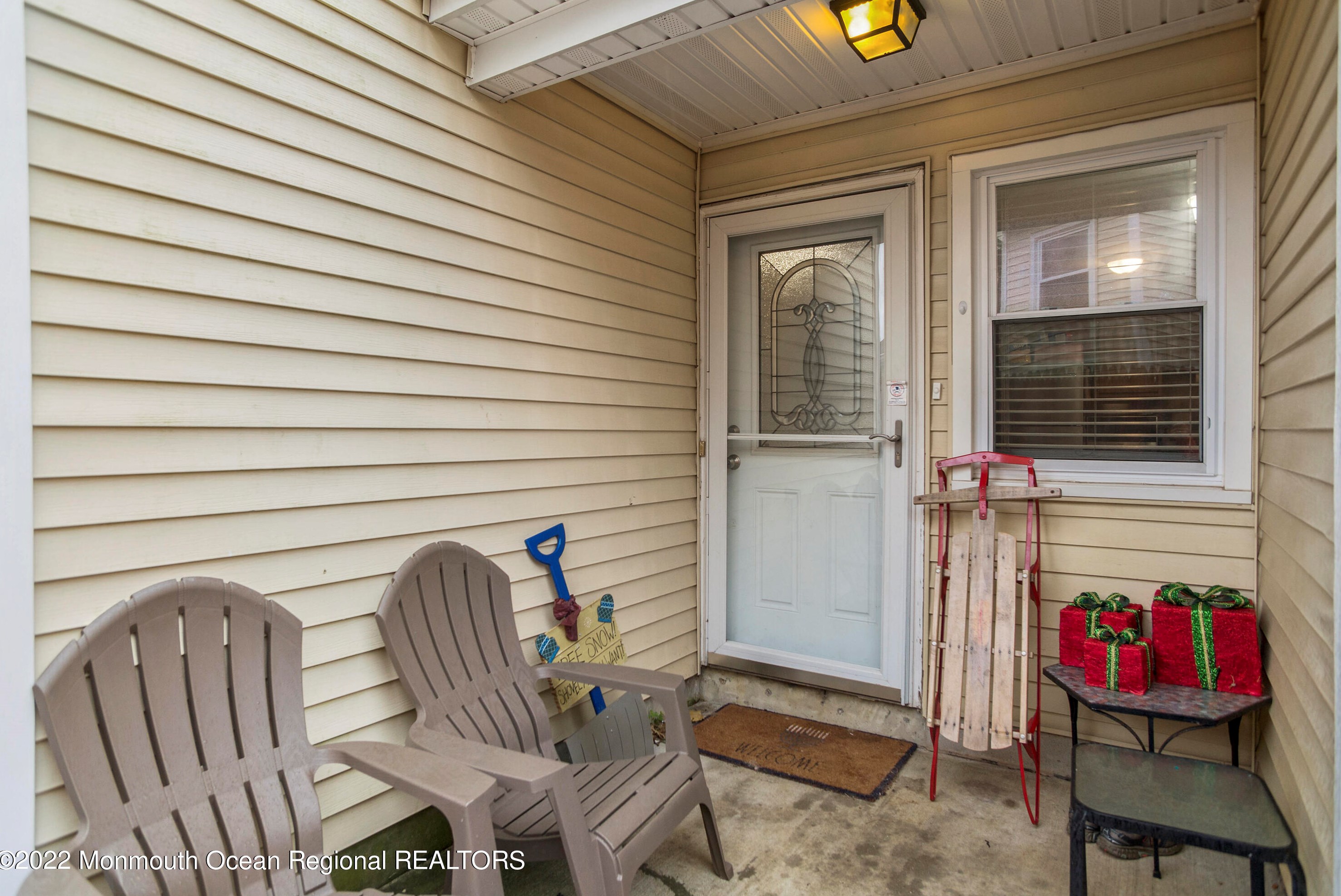 11 Longfellow Ct, East Freehold, NJ 07728