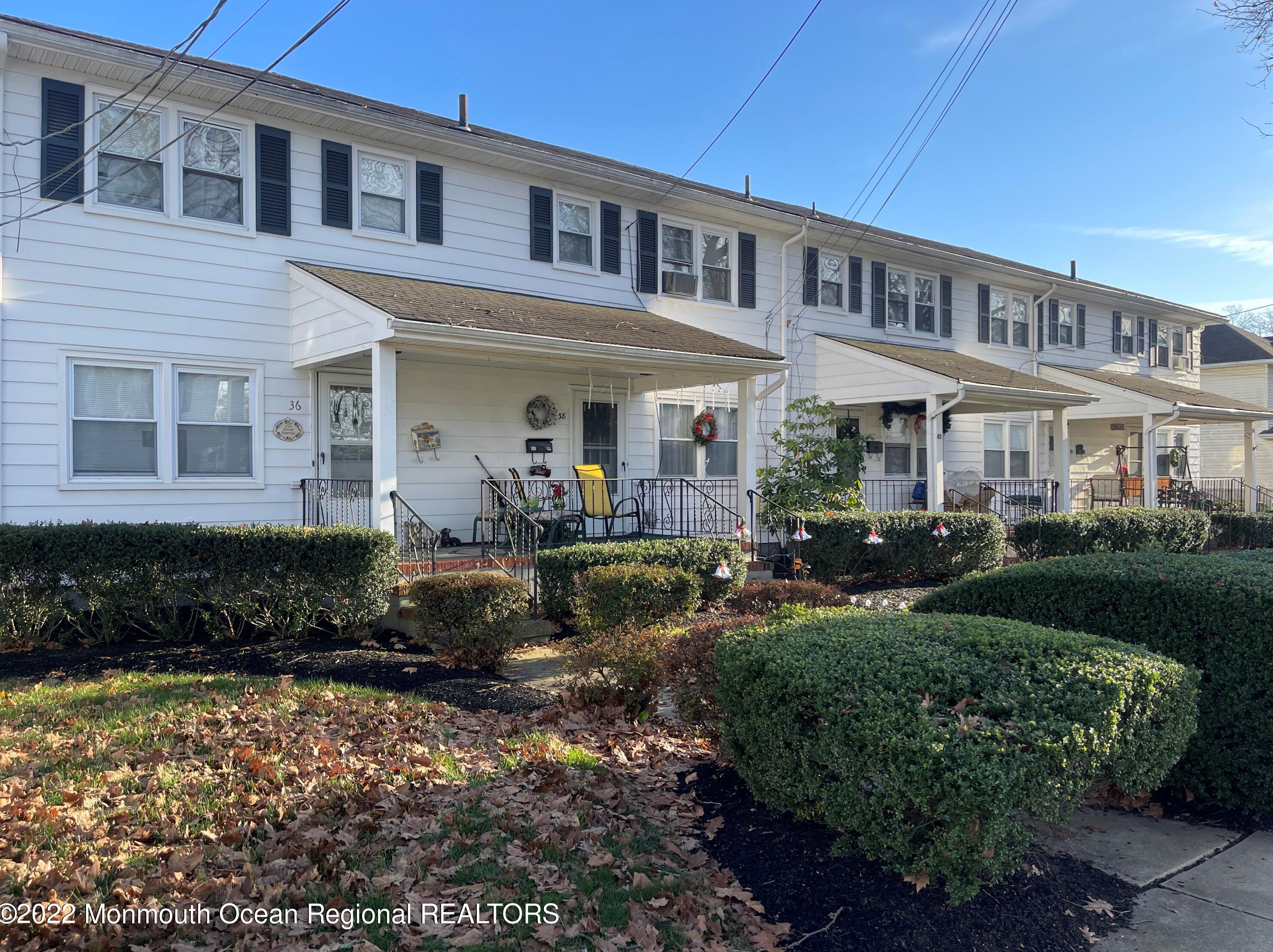 36 Monmouth Ave, East Freehold, NJ 07728