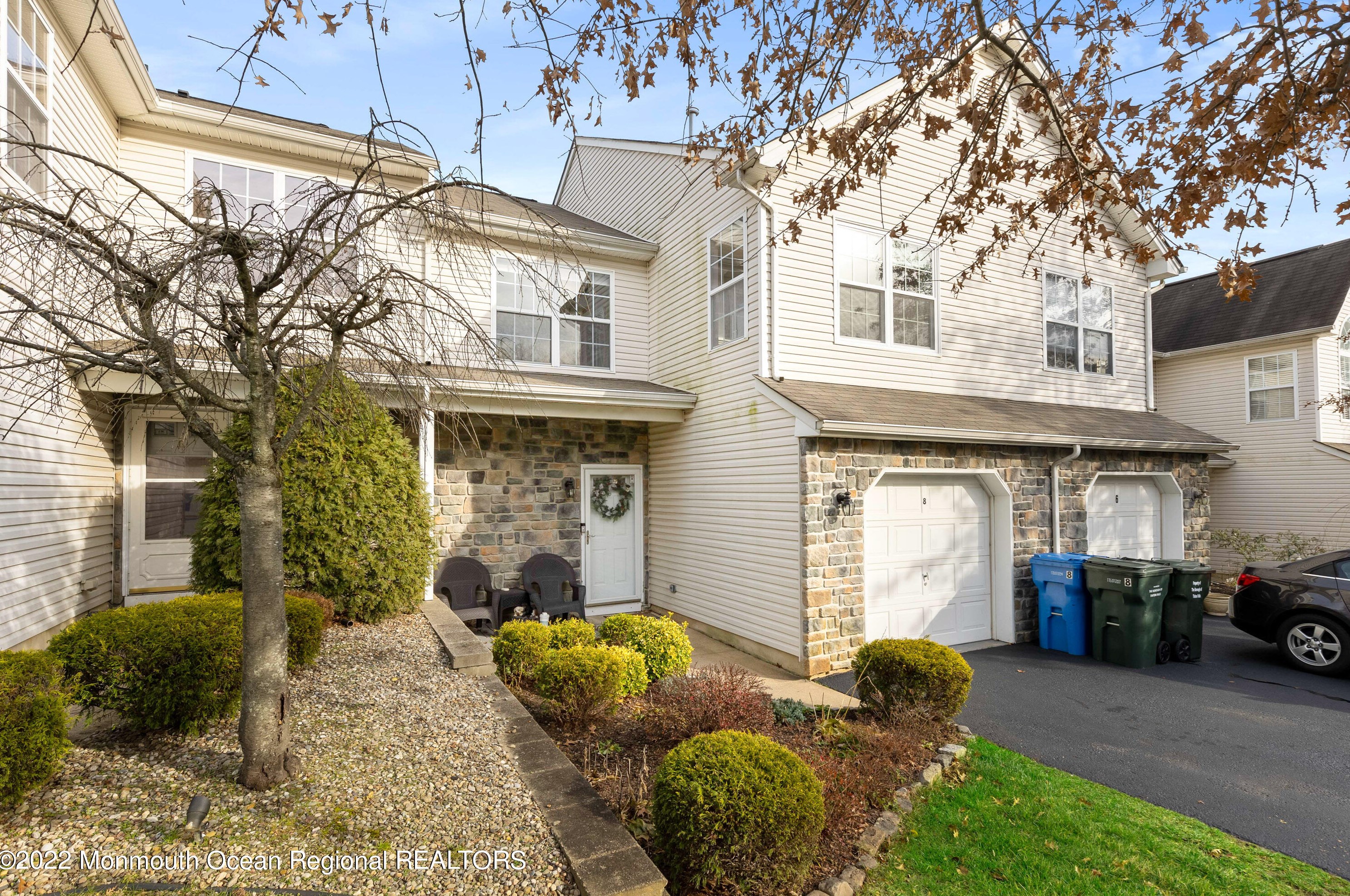 8 Saratoga Ct, Wall Township, NJ 07753-7555