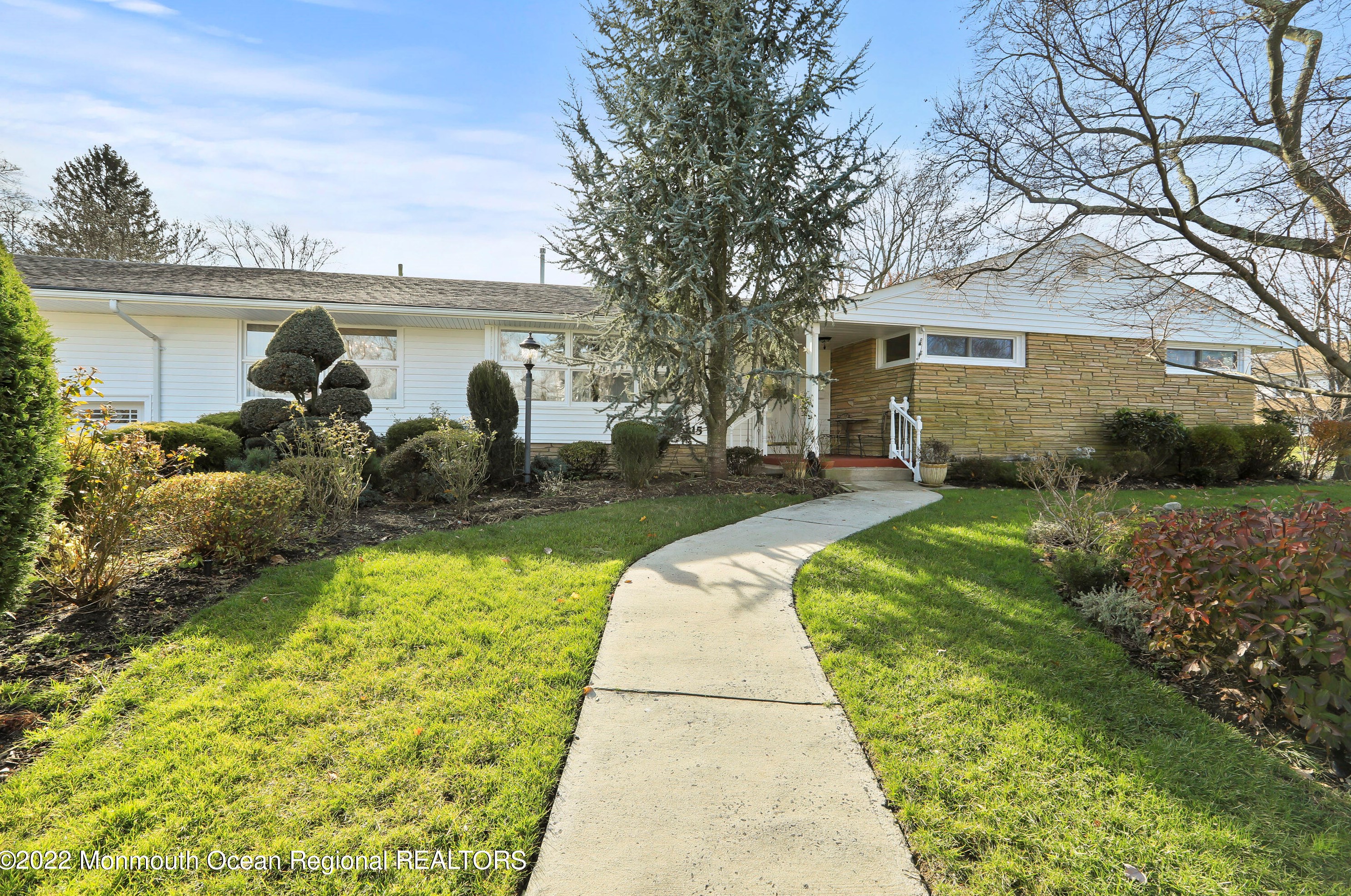 215 Parkview Ave, Tinton Falls, NJ 07712