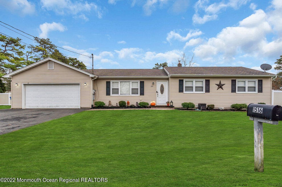1516 9th Ave, Toms River, NJ 08757