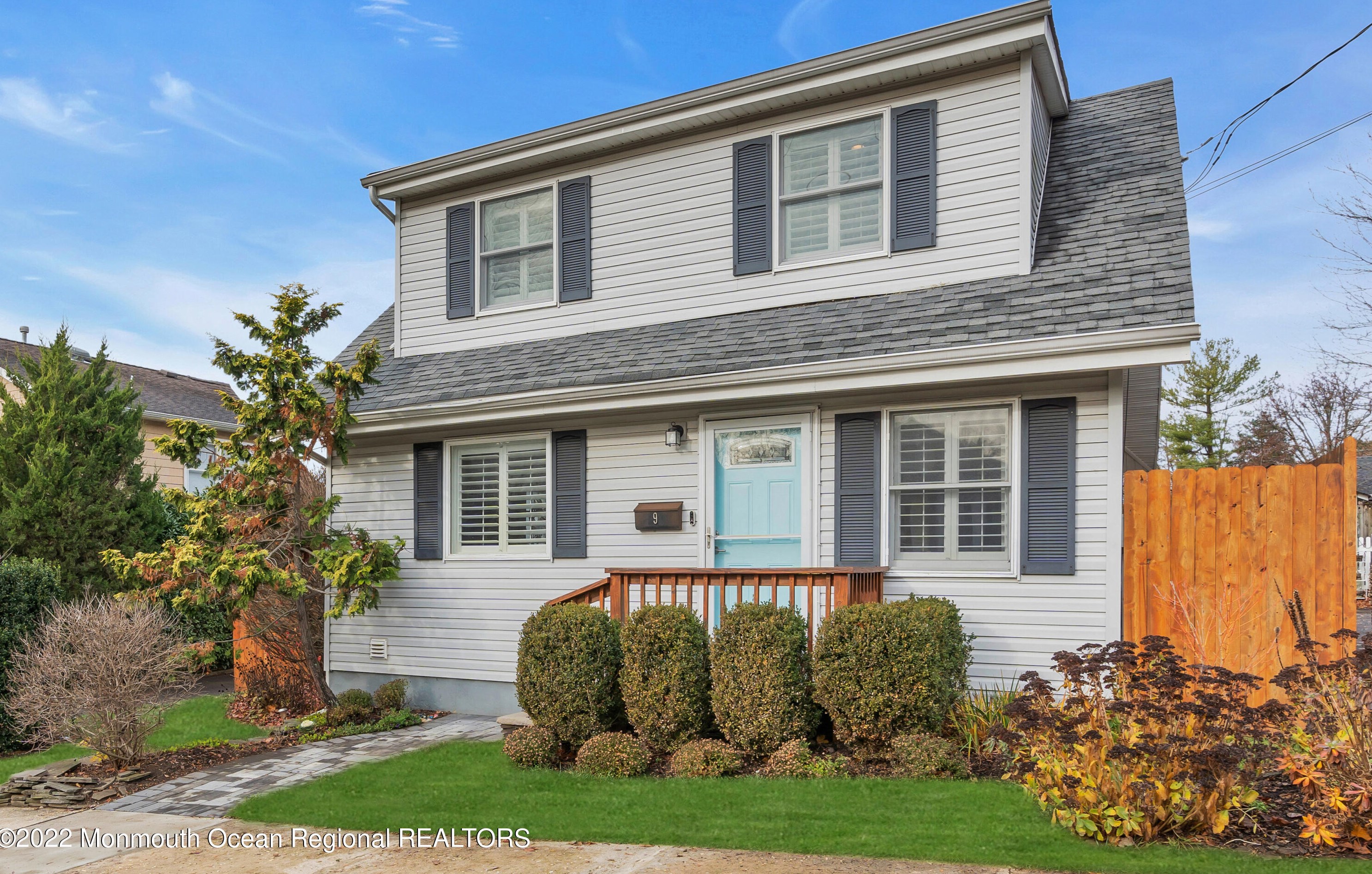 9 Navesink Ave, Atlantic Highlands, NJ 07716