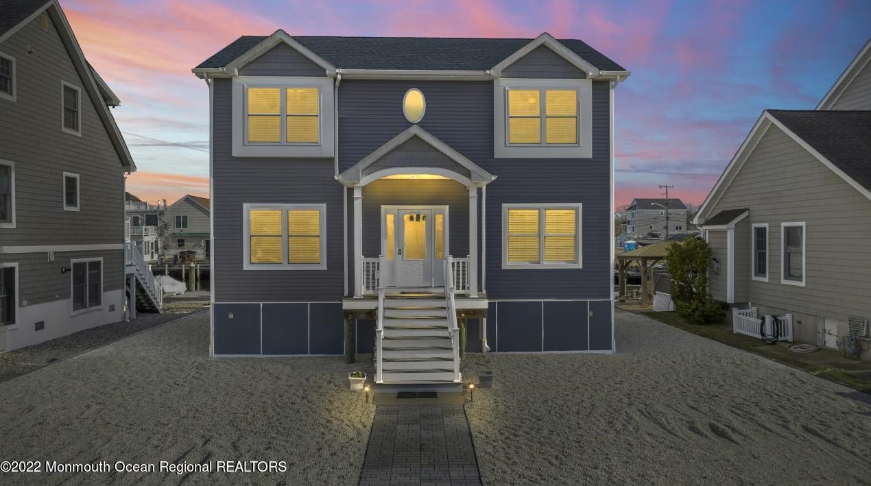 1107 Tahiti Dr, Lacey, NJ 08731